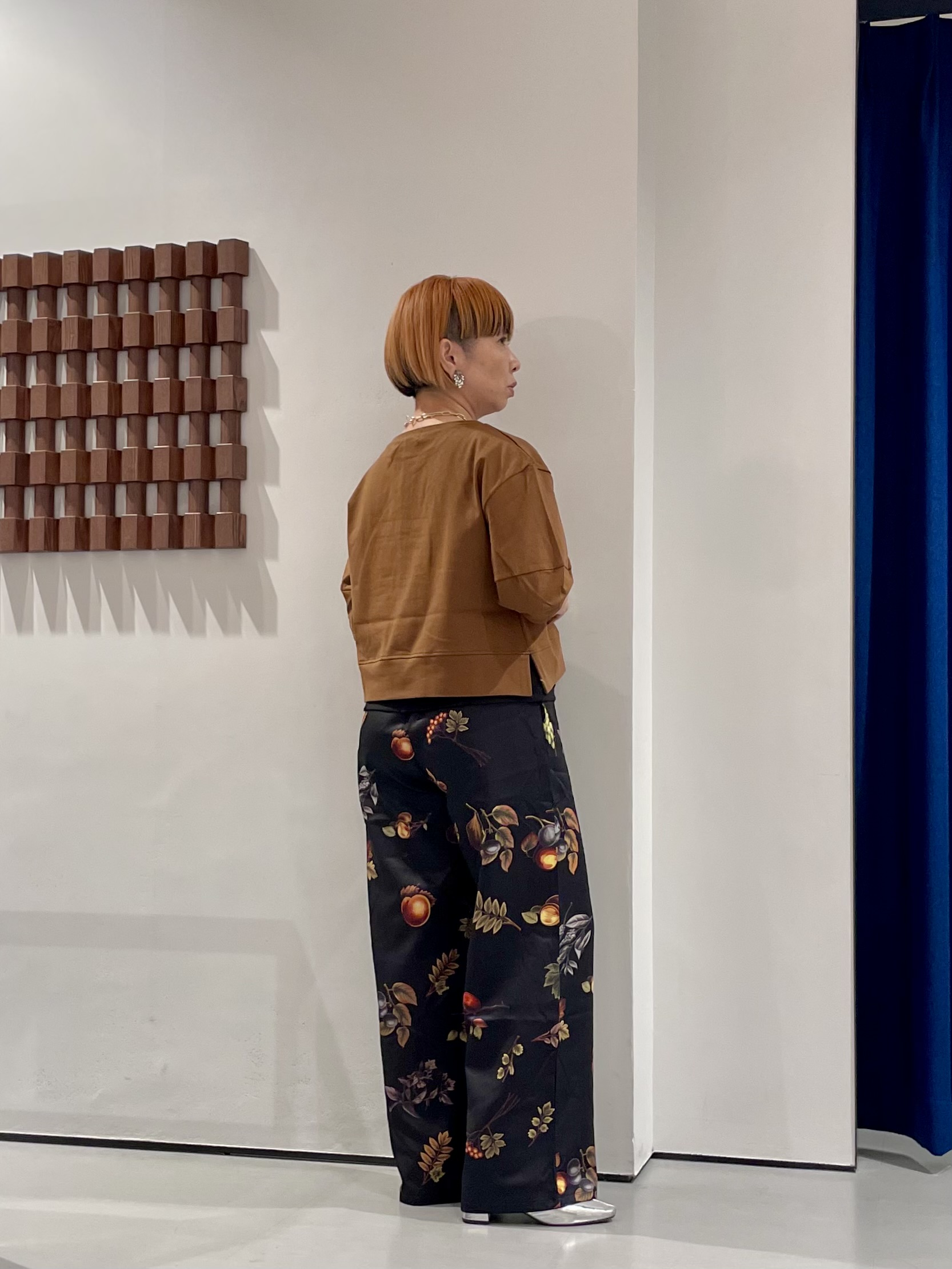 KOUさんの「INDIVI｜ハーフスリーブフォルムカットソー【接触冷感／新色追加】」を使ったコーディネート