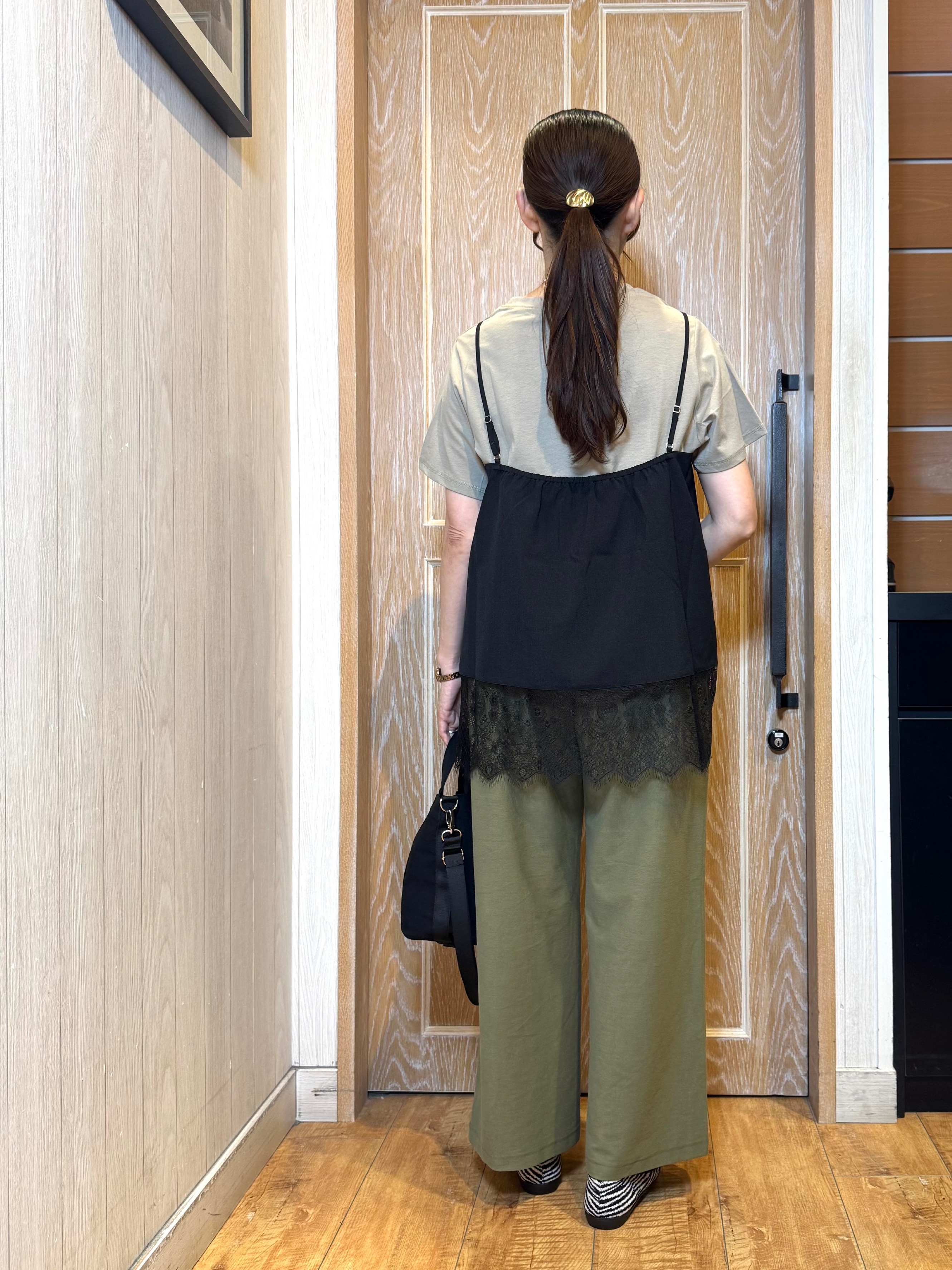 KAORIさんの「SHOO･LA･RUE｜【洗濯機可/S-LL】体型カバーしながらこなれ見え。レース付きキャミソール」を使ったコーディネート