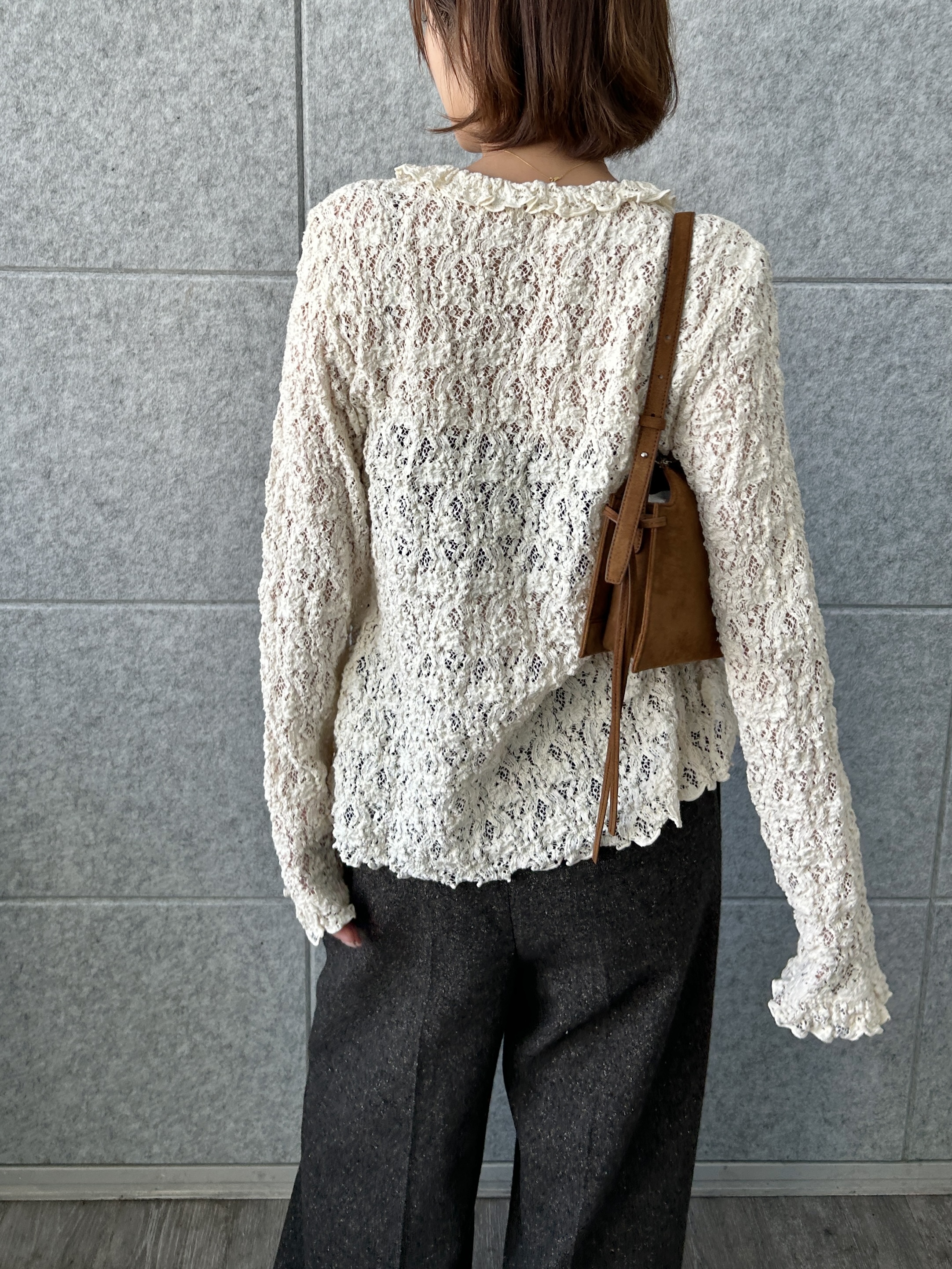 harunaさんの「CODE A｜【Re】fluffy lace blouse」を使ったコーディネート