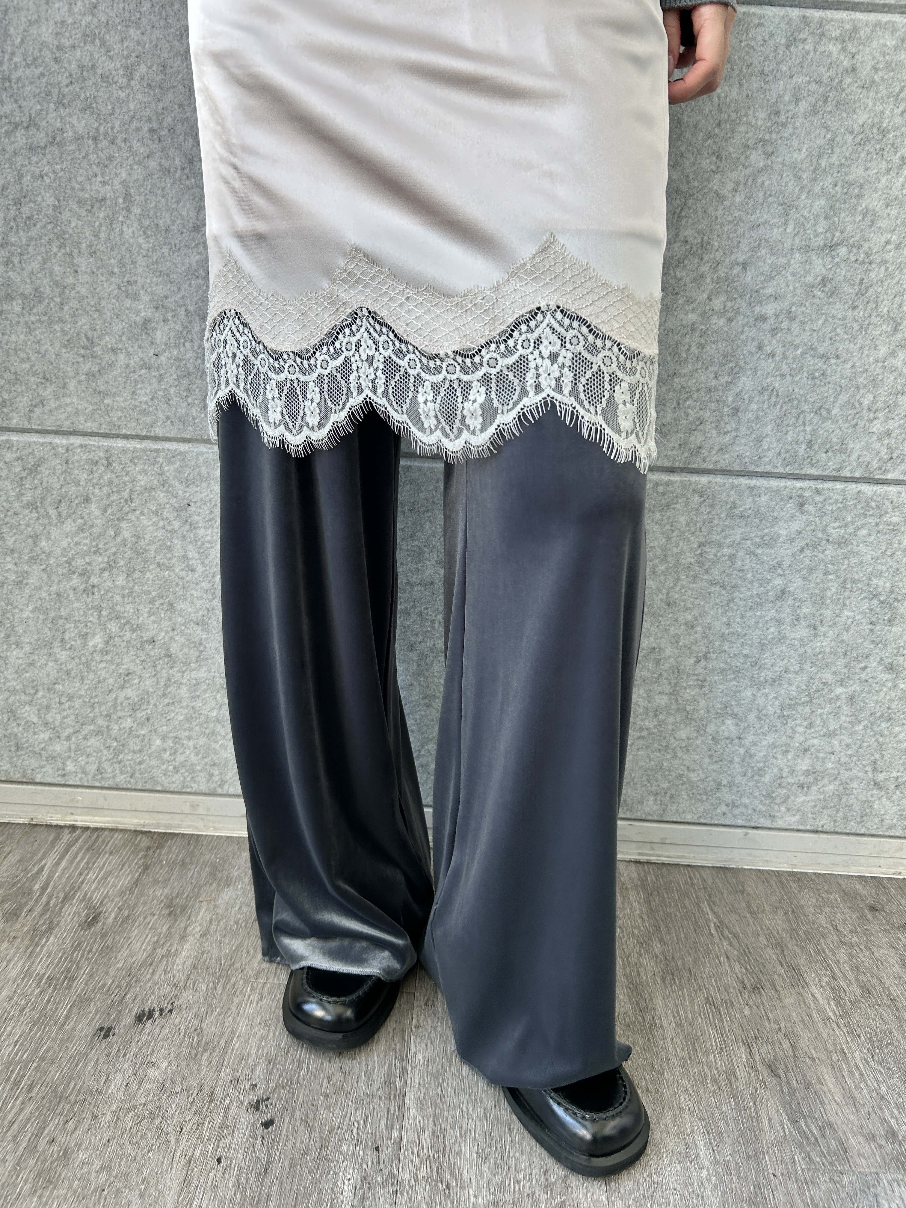 harunaさんの「CODE A｜cut－out sleeve knit top」を使ったコーディネート