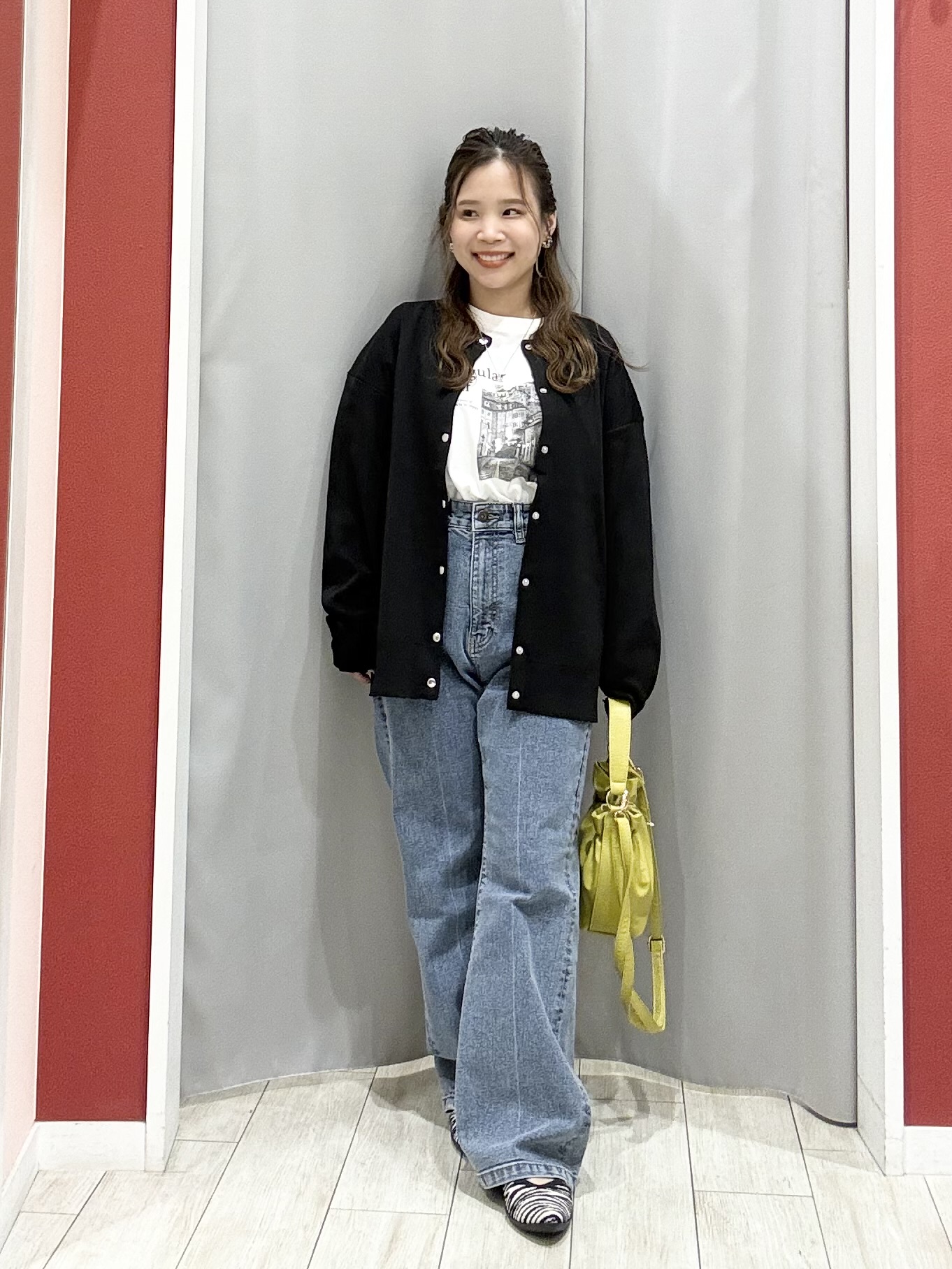 shioさんの「SHOO･LA･RUE｜【セットアップ可/洗濯機可】軽やかに羽織れる スポンディッシュ ニットカーディガン」を使ったコーディネート