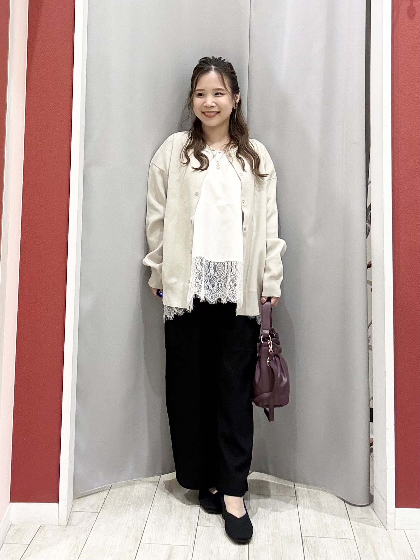 shioさんの「SHOO･LA･RUE｜【セットアップ可/洗濯機可】軽やかに羽織れる スポンディッシュ ニットカーディガン」を使ったコーディネート