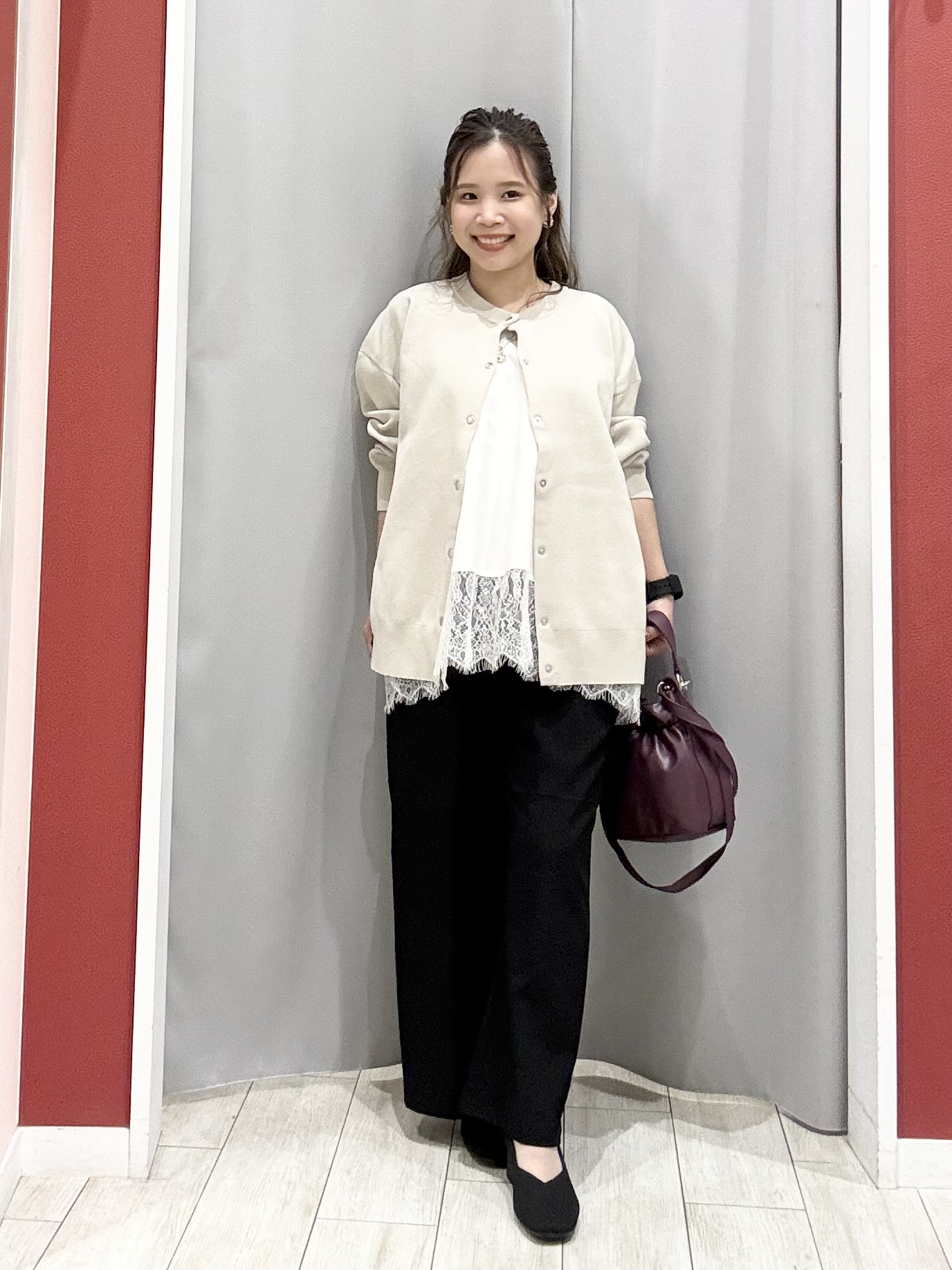 shioさんの「SHOO･LA･RUE｜【セットアップ可/洗濯機可】軽やかに羽織れる スポンディッシュ ニットカーディガン」を使ったコーディネート