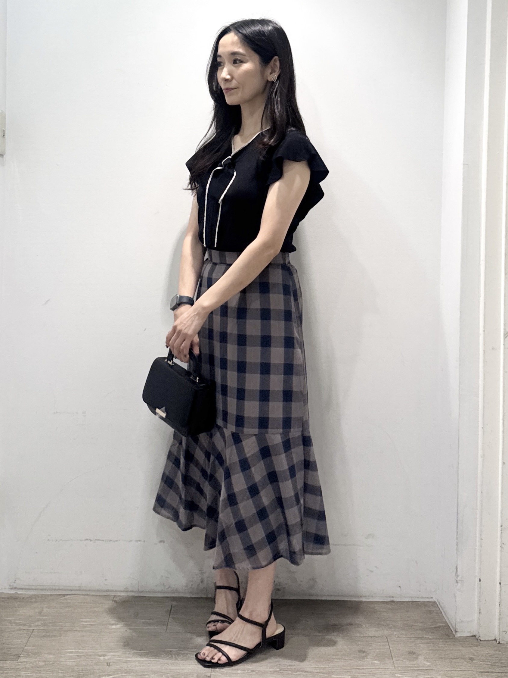 yuicciさんの「OPAQUE.CLIP｜【UVケア／接触冷感】バイカラーボウタイフリルトップス《洗濯機OK》」を使ったコーディネート