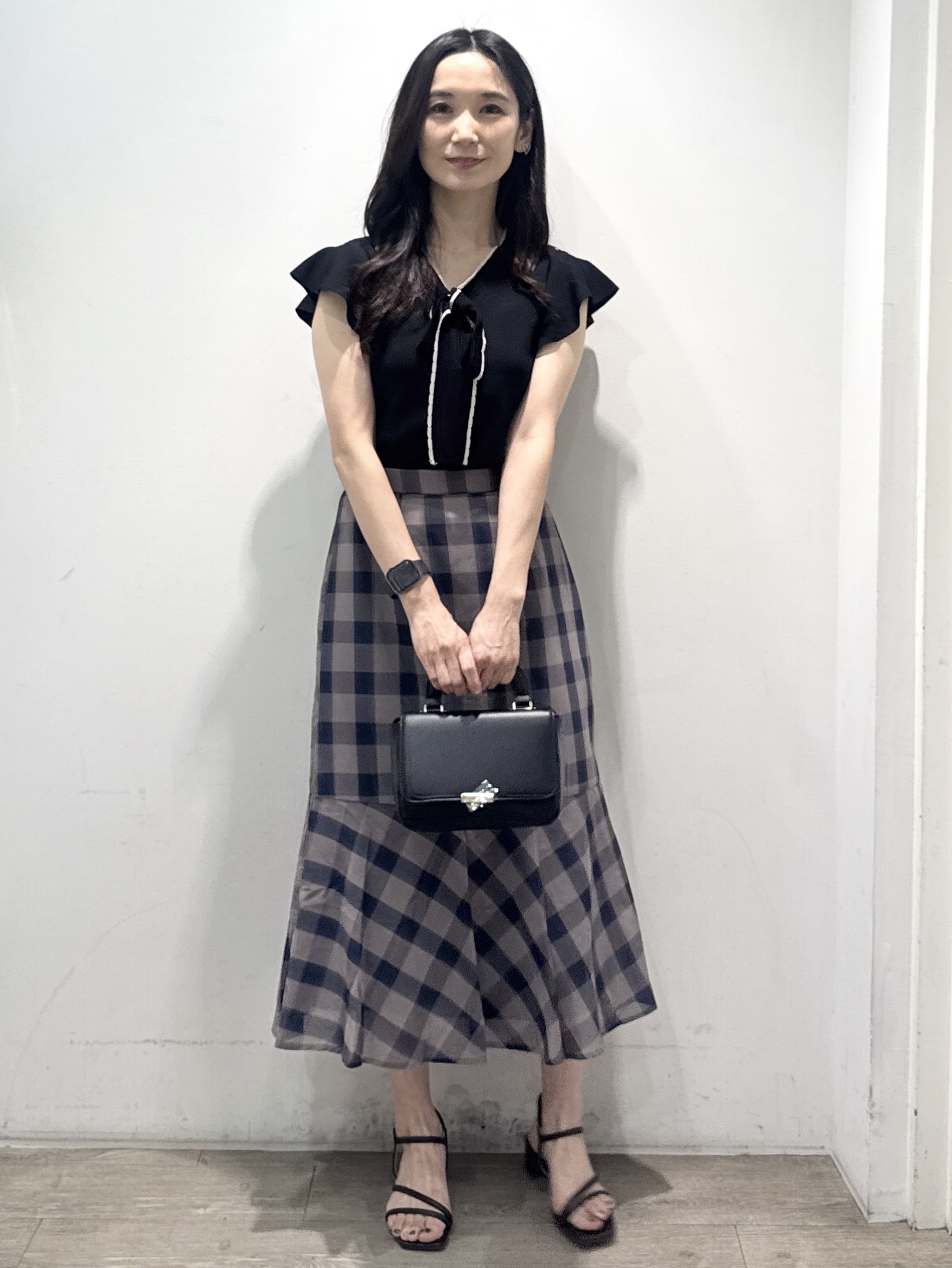 yuicciさんの「OPAQUE.CLIP｜【UVケア／接触冷感】バイカラーボウタイフリルトップス《洗濯機OK》」を使ったコーディネート