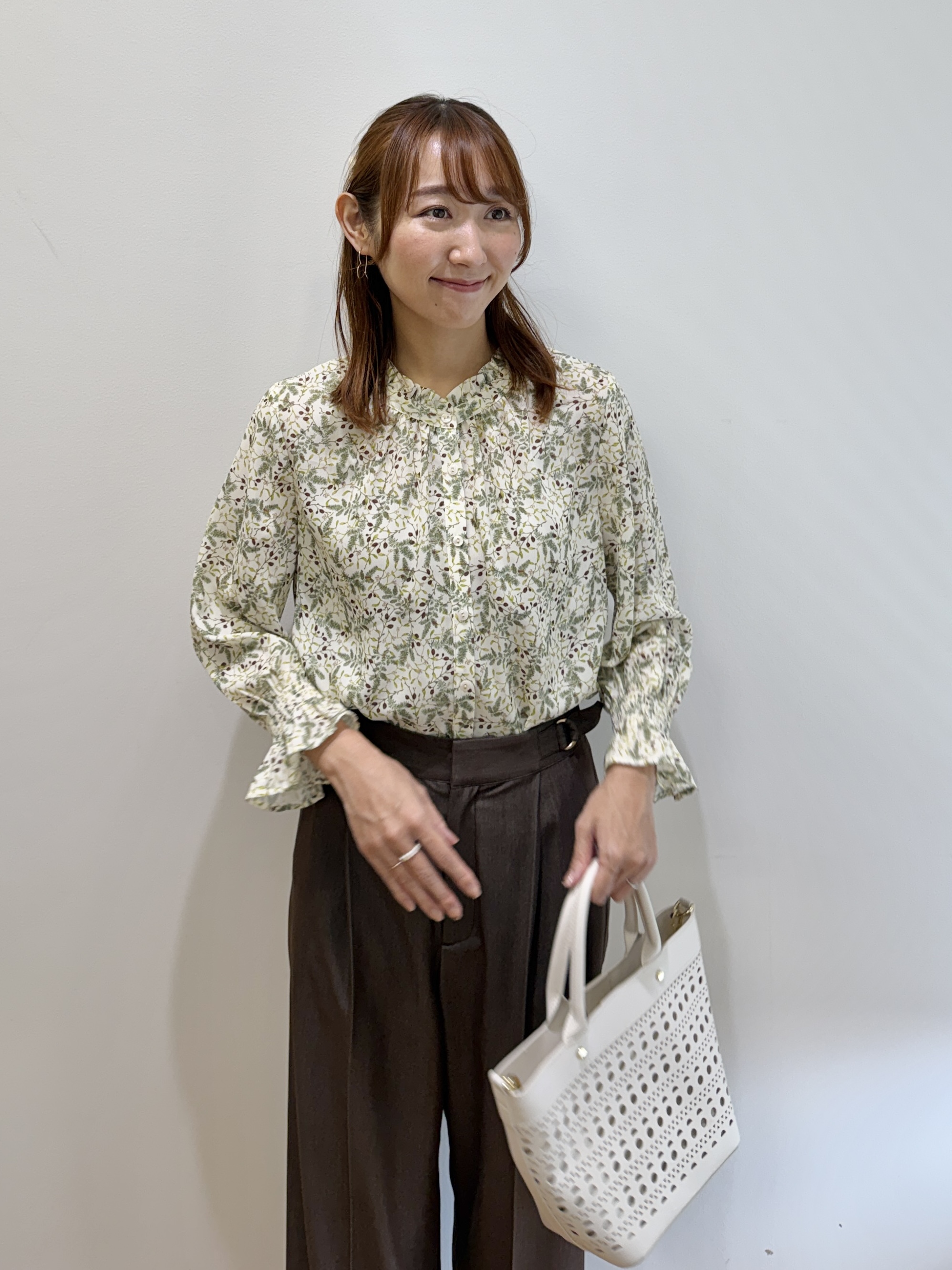 みぃさんの「index｜【2WAY】パンチングデザインミドルトートバッグ」を使ったコーディネート