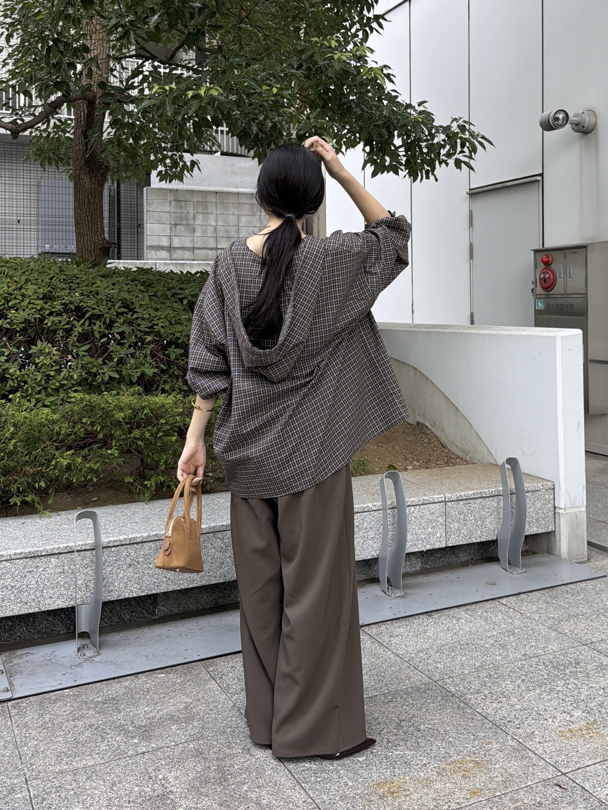 rinaさんの「INDIVI｜チェックフーディオーバーシャツ」を使ったコーディネート