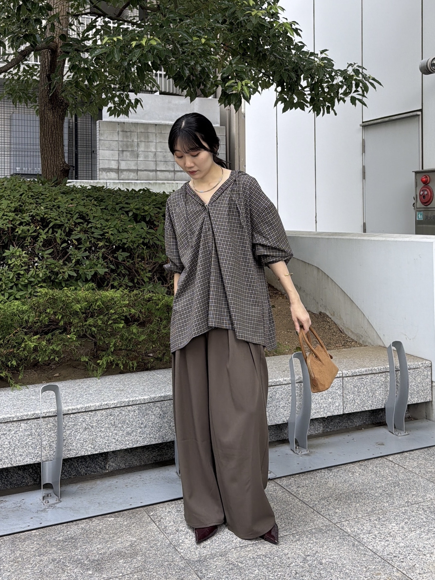 rinaさんの「INDIVI｜チェックフーディオーバーシャツ」を使ったコーディネート