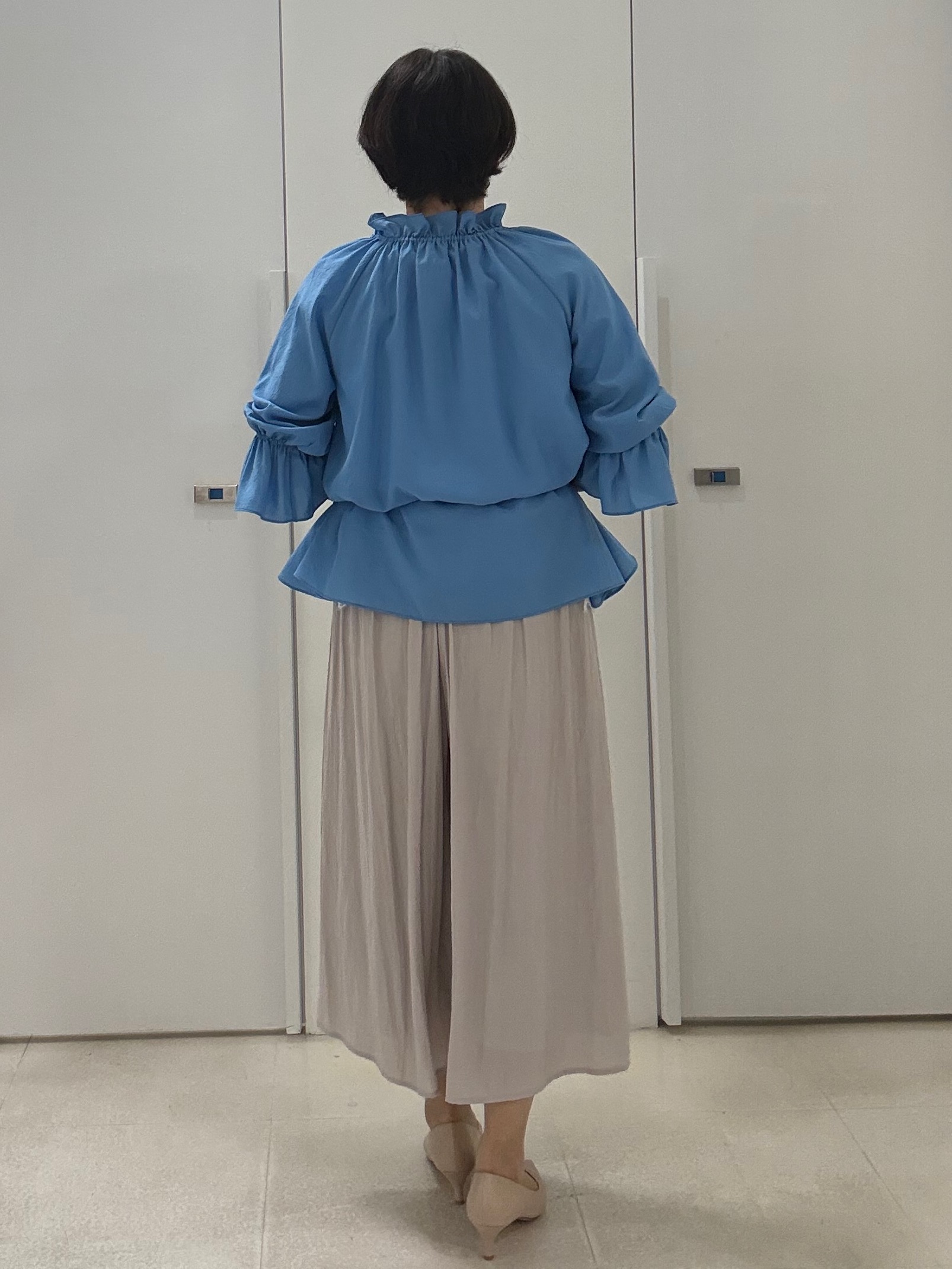 hIさんの「COUP DE CHANCE｜【手洗い可／日本製／接触冷感】裾レースカットソー」を使ったコーディネート
