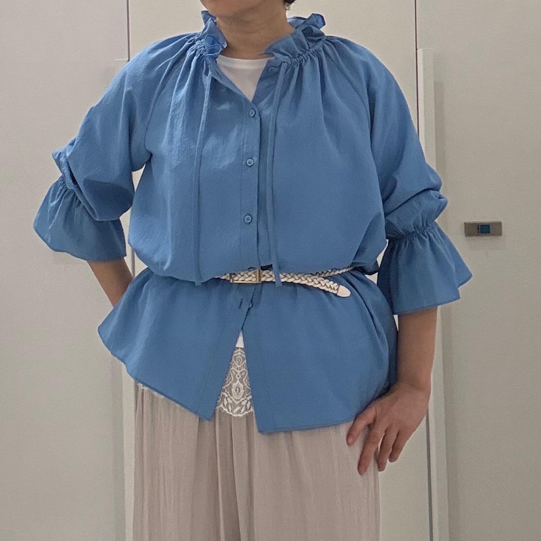 hIさんの「COUP DE CHANCE｜【手洗い可／日本製／接触冷感】裾レースカットソー」を使ったコーディネート