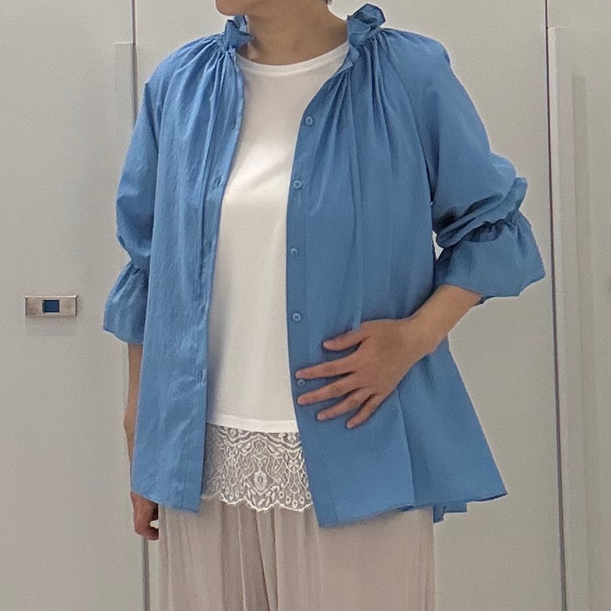 hIさんの「COUP DE CHANCE｜【手洗い可／日本製／接触冷感】裾レースカットソー」を使ったコーディネート
