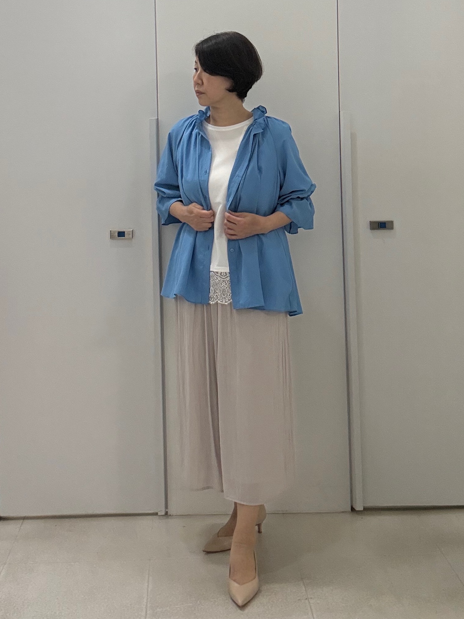 hIさんの「COUP DE CHANCE｜【手洗い可／日本製／接触冷感】裾レースカットソー」を使ったコーディネート
