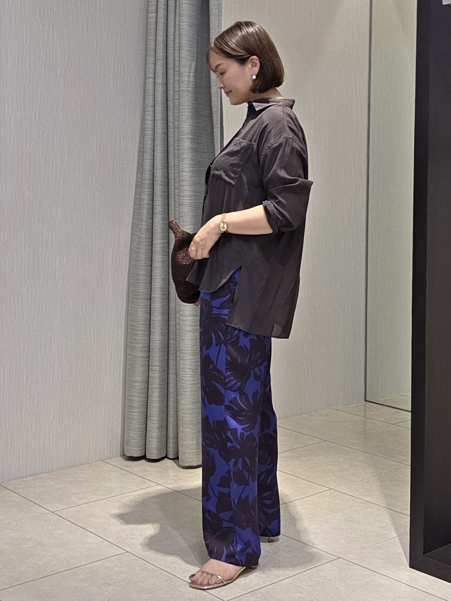 naokoさんの「UNTITLED｜【秋羽織り/肌に張り付きにくい】シルキータッチシアーシャツ」を使ったコーディネート