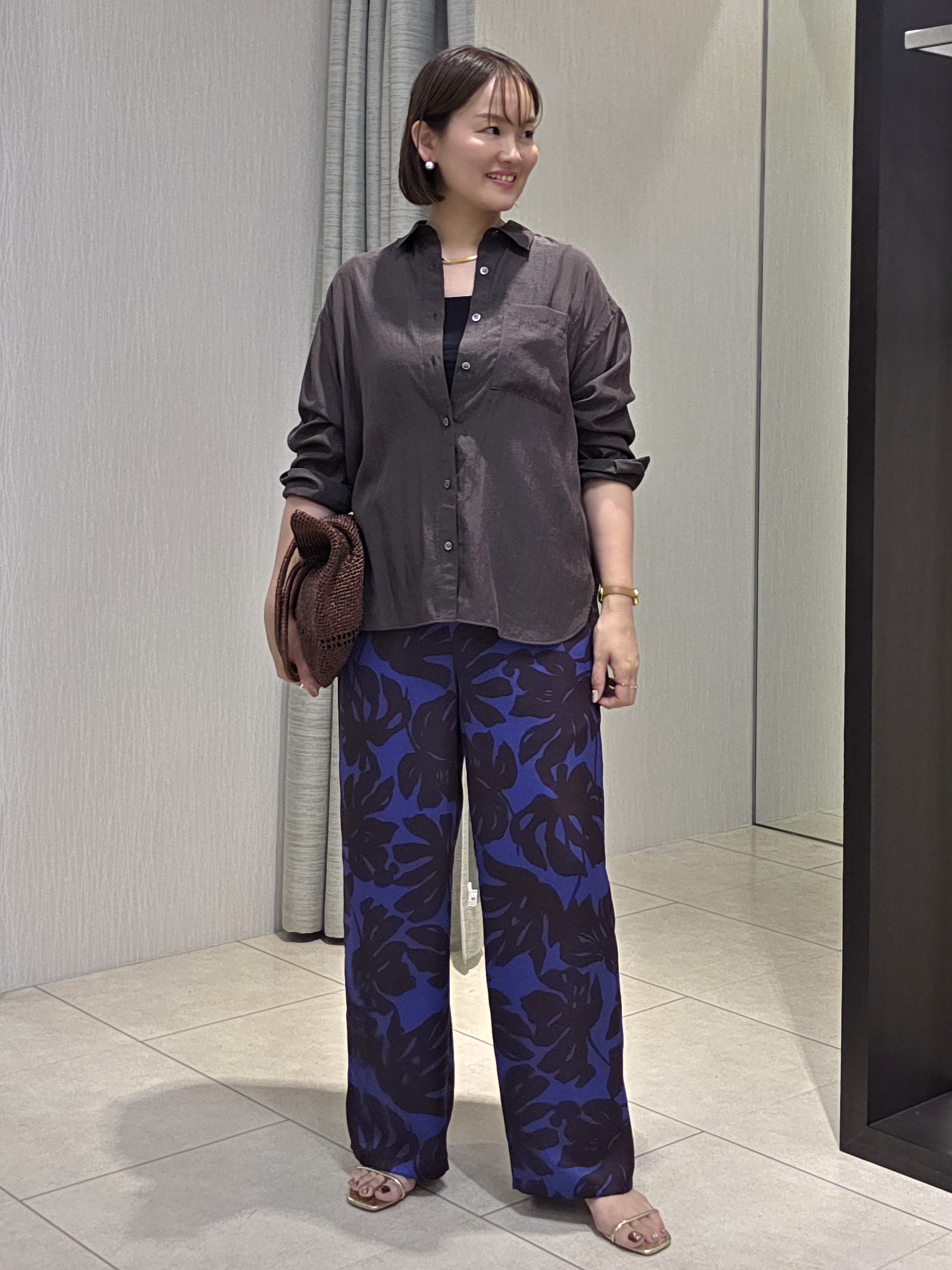 naokoさんの「UNTITLED｜【秋羽織り/肌に張り付きにくい】シルキータッチシアーシャツ」を使ったコーディネート