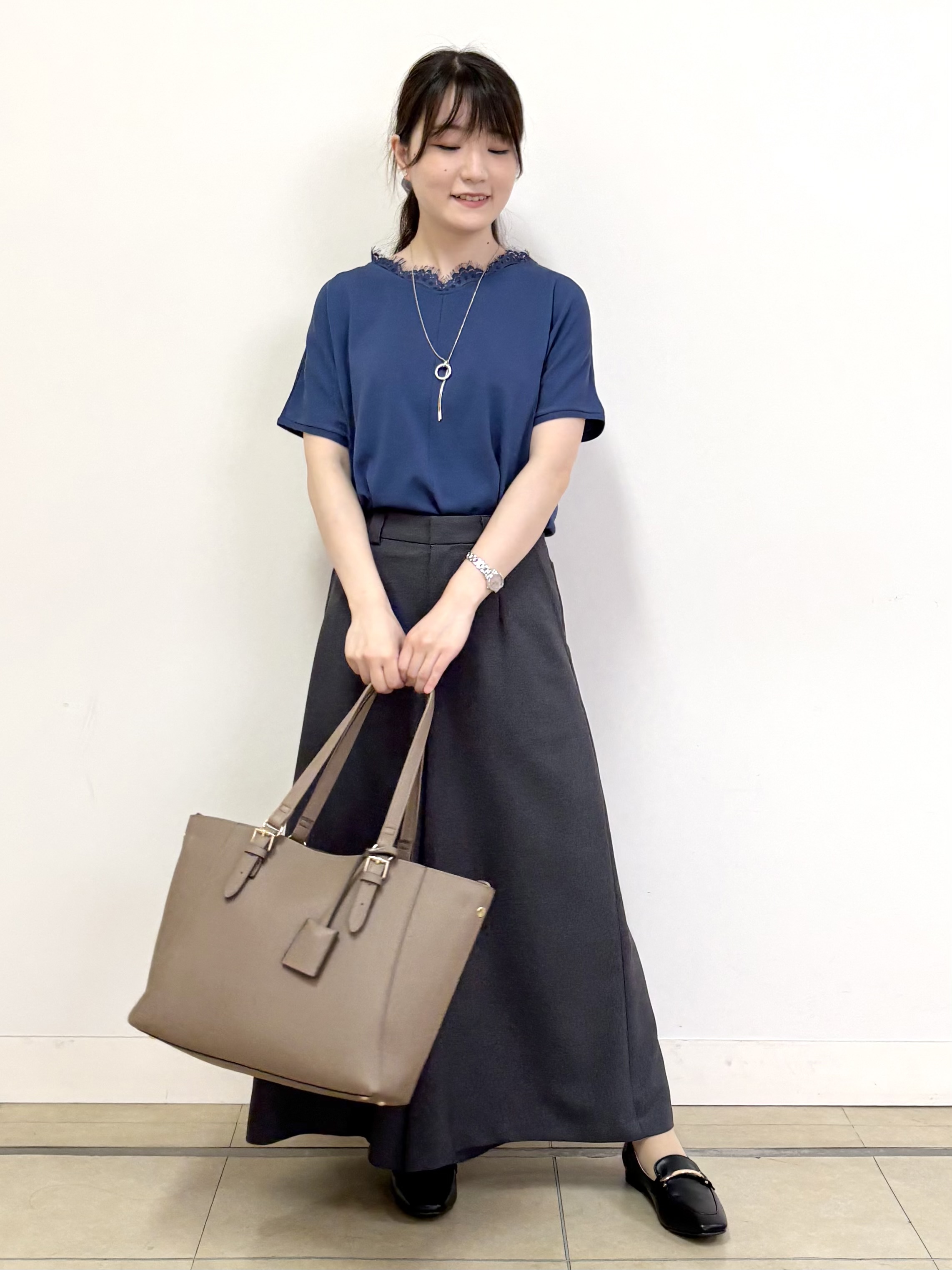 mikiさんの「Reflect｜【二の腕カバー／手洗い可】ネックレース フレンチスリーブニット」を使ったコーディネート