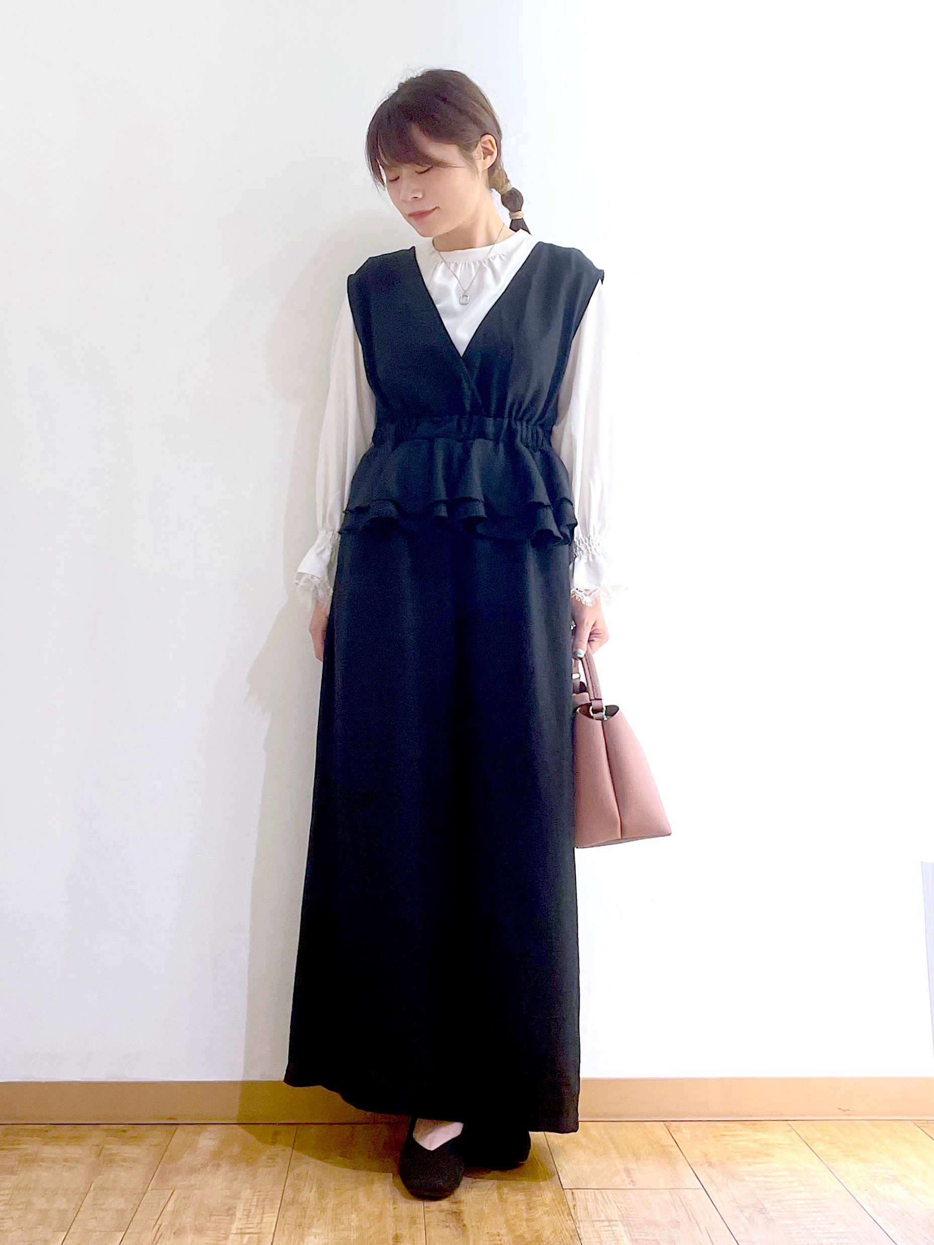 かのさんの「SHOO･LA･RUE｜【S-LL/洗濯機可】お袖レースで華やぐ。フェミニンブラウス」を使ったコーディネート