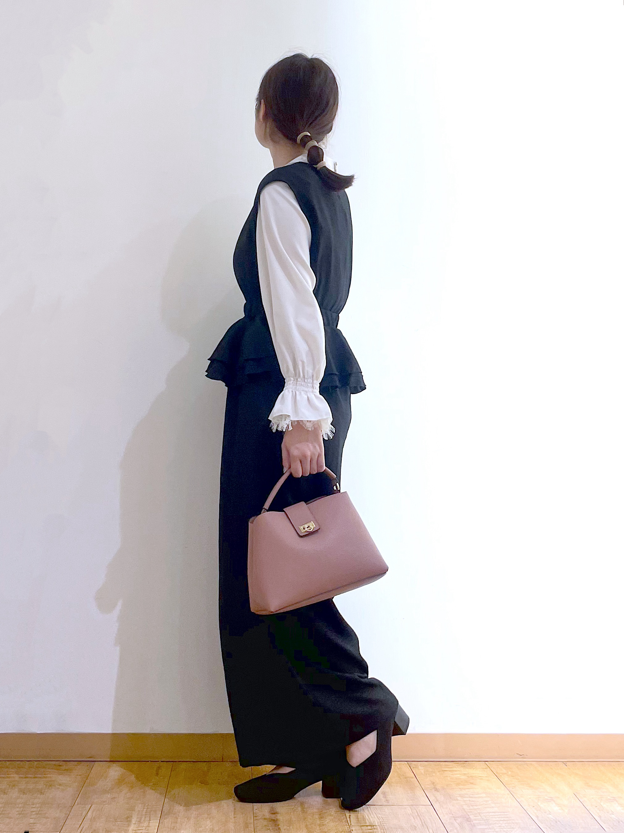 かのさんの「SHOO･LA･RUE｜【S-LL/洗濯機可】お袖レースで華やぐ。フェミニンブラウス」を使ったコーディネート