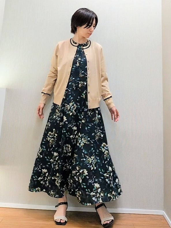 ミズタさんの「UNTITLED｜【アンサンブル可能/秋羽織り】コンパクトニットカーディガン」を使ったコーディネート