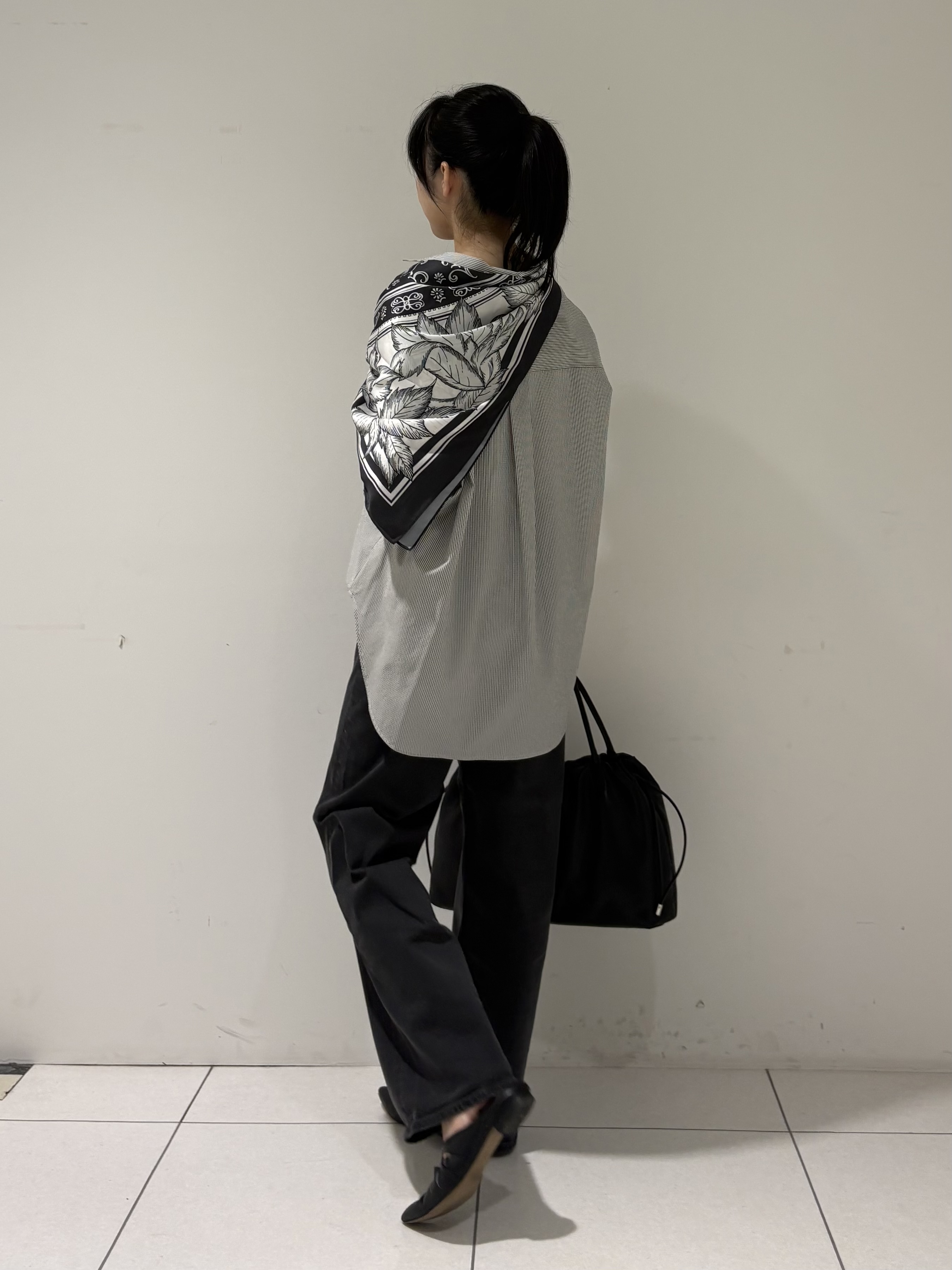 momokoさんの「INDIVI｜【洗える／UVケア／ベルト付】サッカー素材シャツ」を使ったコーディネート