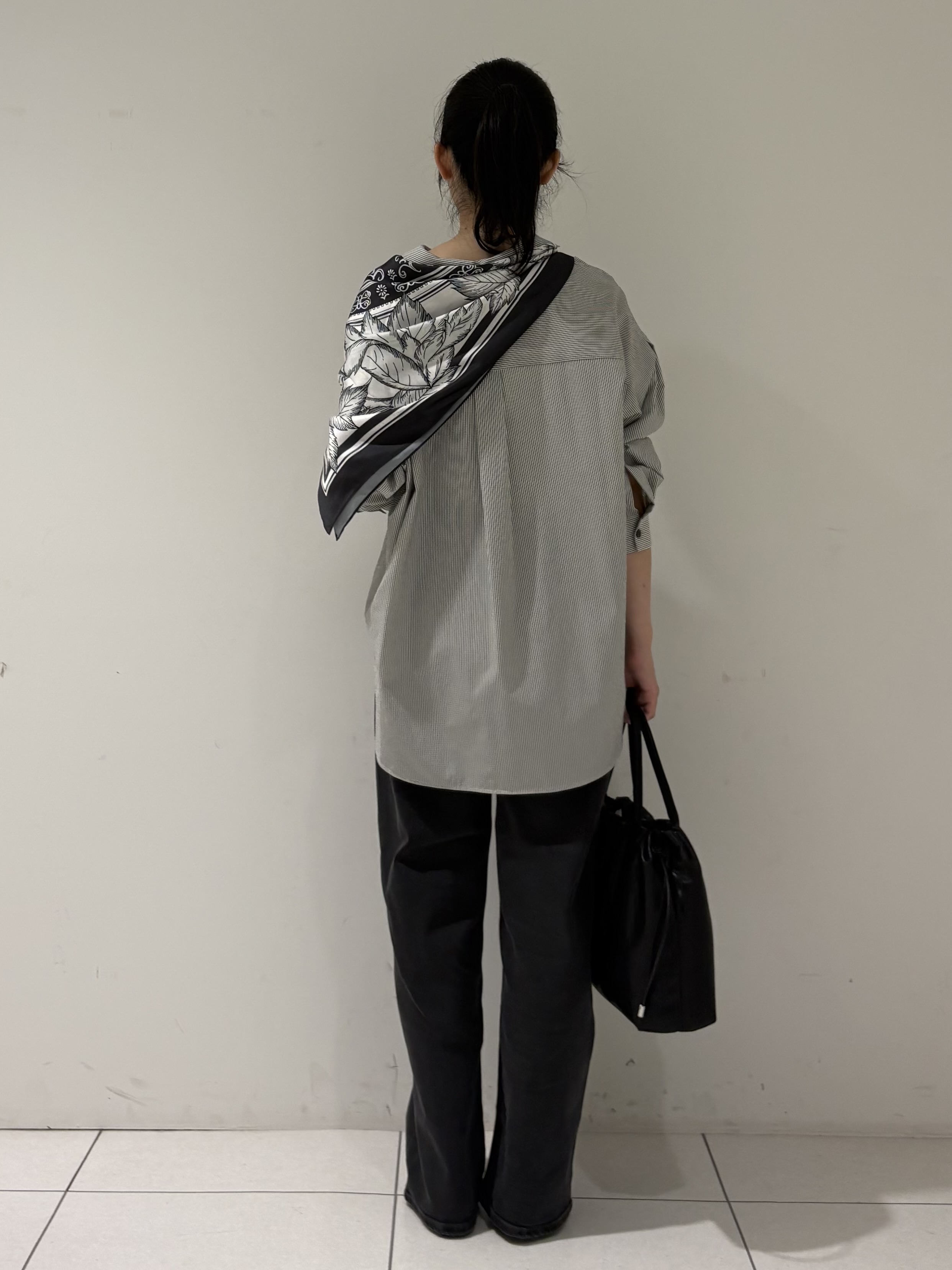 momokoさんの「INDIVI｜【洗える／UVケア／ベルト付】サッカー素材シャツ」を使ったコーディネート