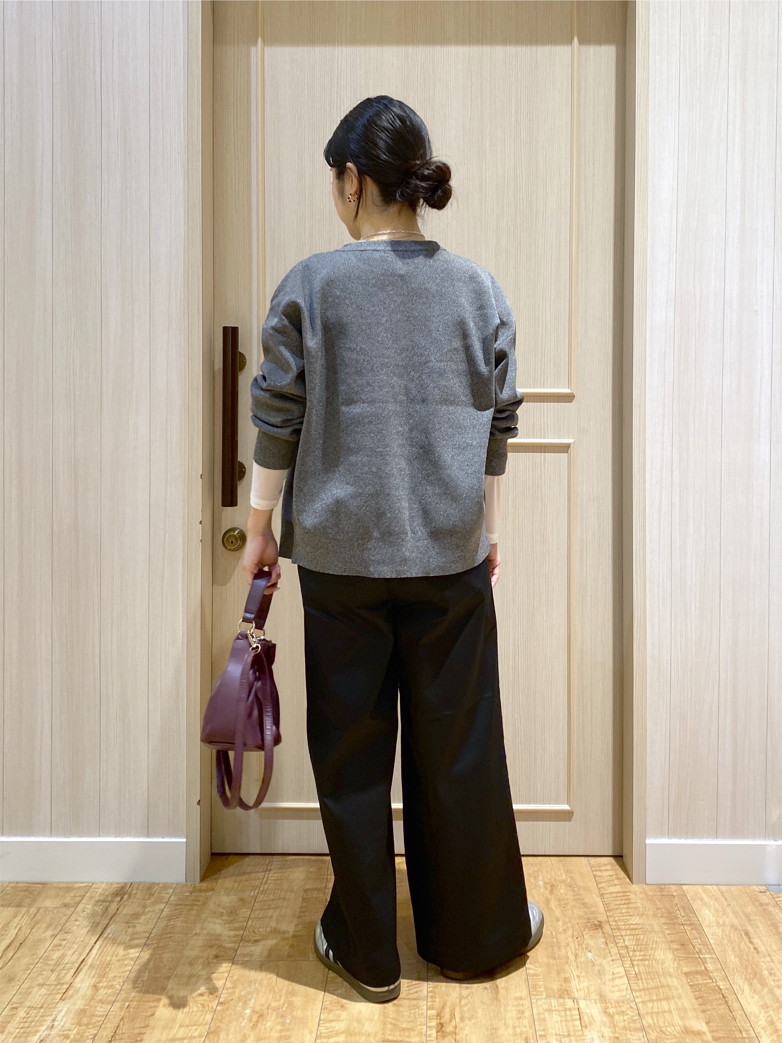 ERIさんの「SHOO･LA･RUE｜【セットアップ可/洗濯機可】軽やかに羽織れる スポンディッシュ ニットカーディガン」を使ったコーディネート