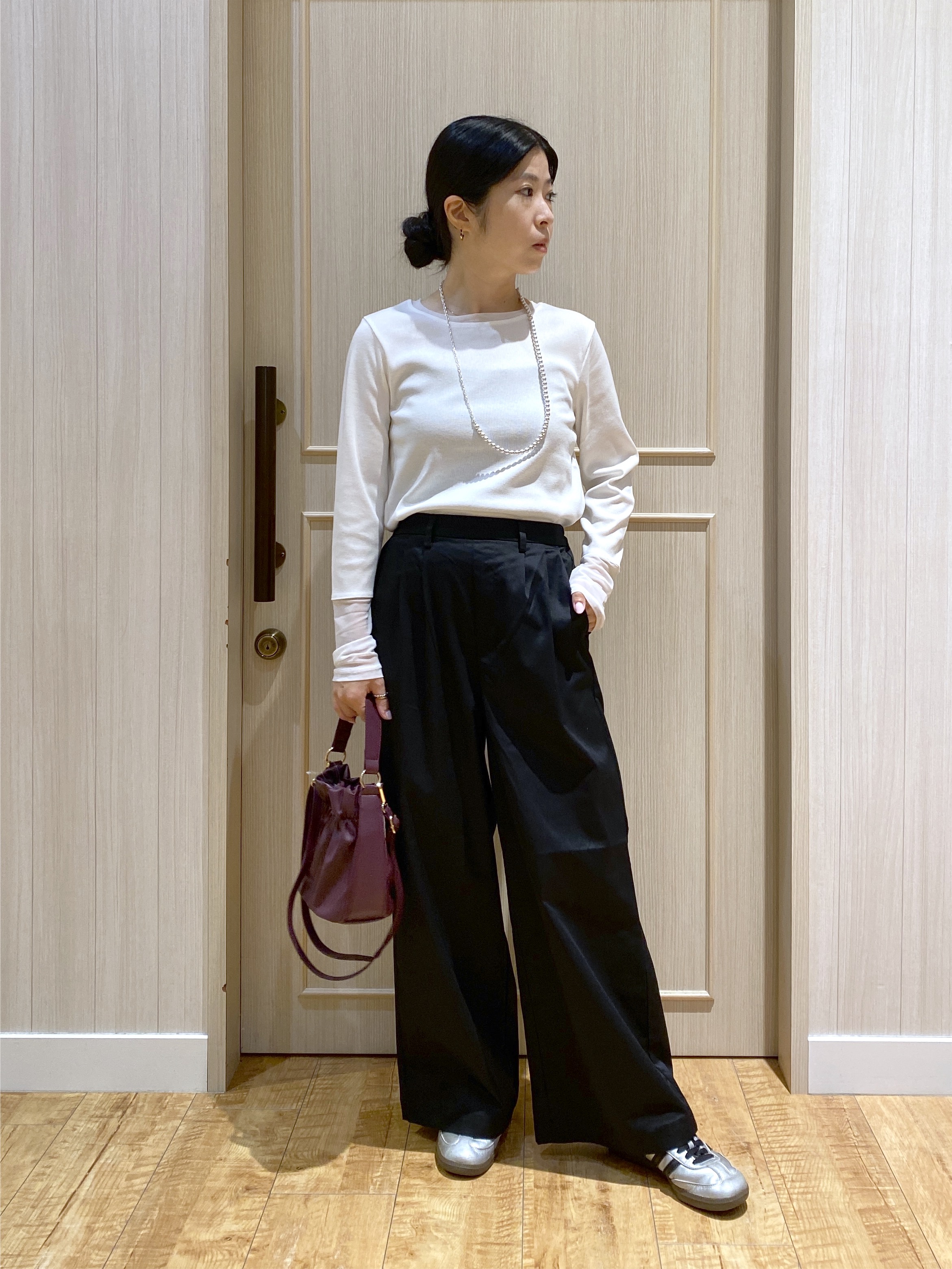 ERIさんの「SHOO･LA･RUE｜【セットアップ可/洗濯機可】軽やかに羽織れる スポンディッシュ ニットカーディガン」を使ったコーディネート