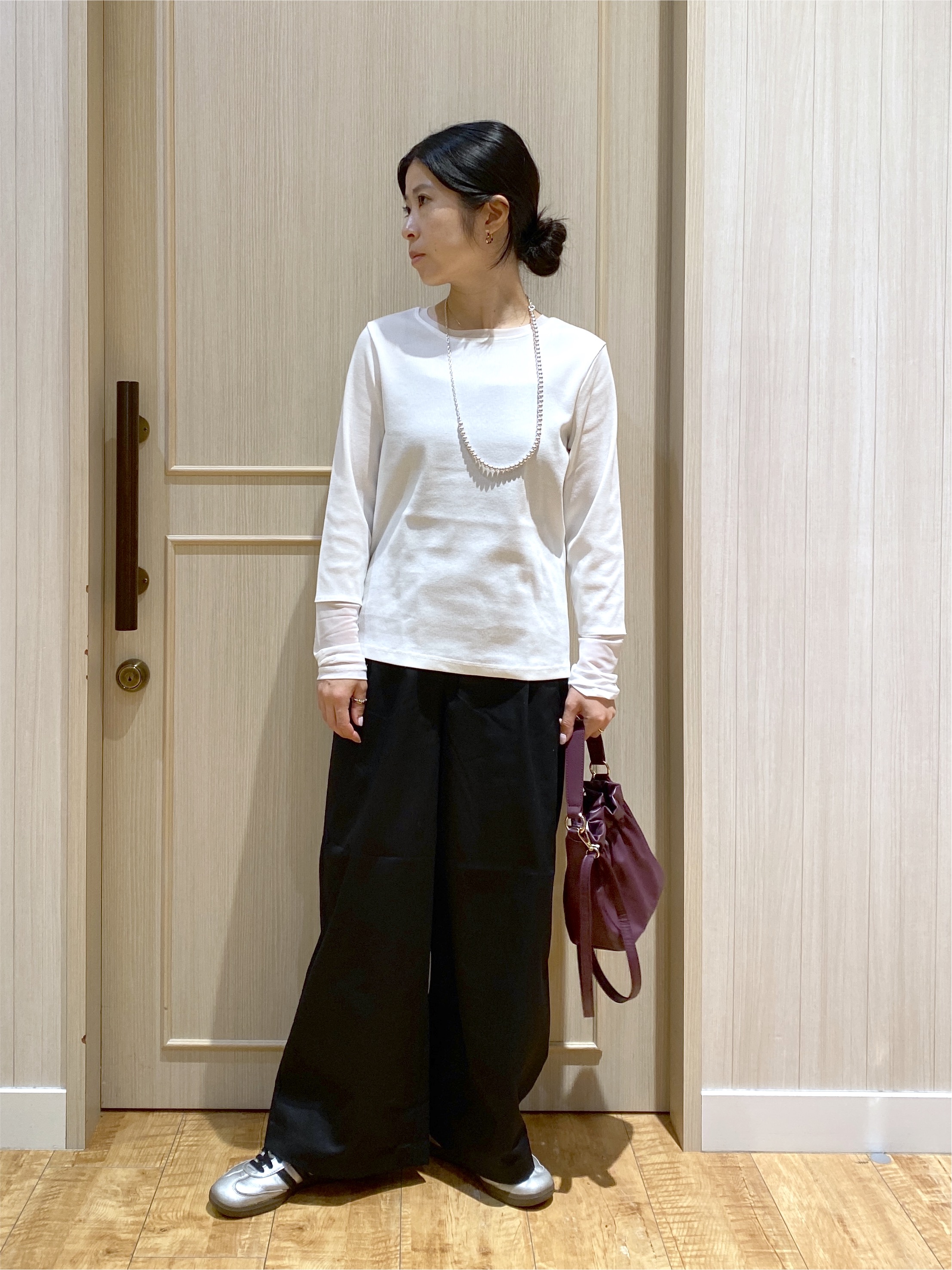 ERIさんの「SHOO･LA･RUE｜【セットアップ可/洗濯機可】軽やかに羽織れる スポンディッシュ ニットカーディガン」を使ったコーディネート