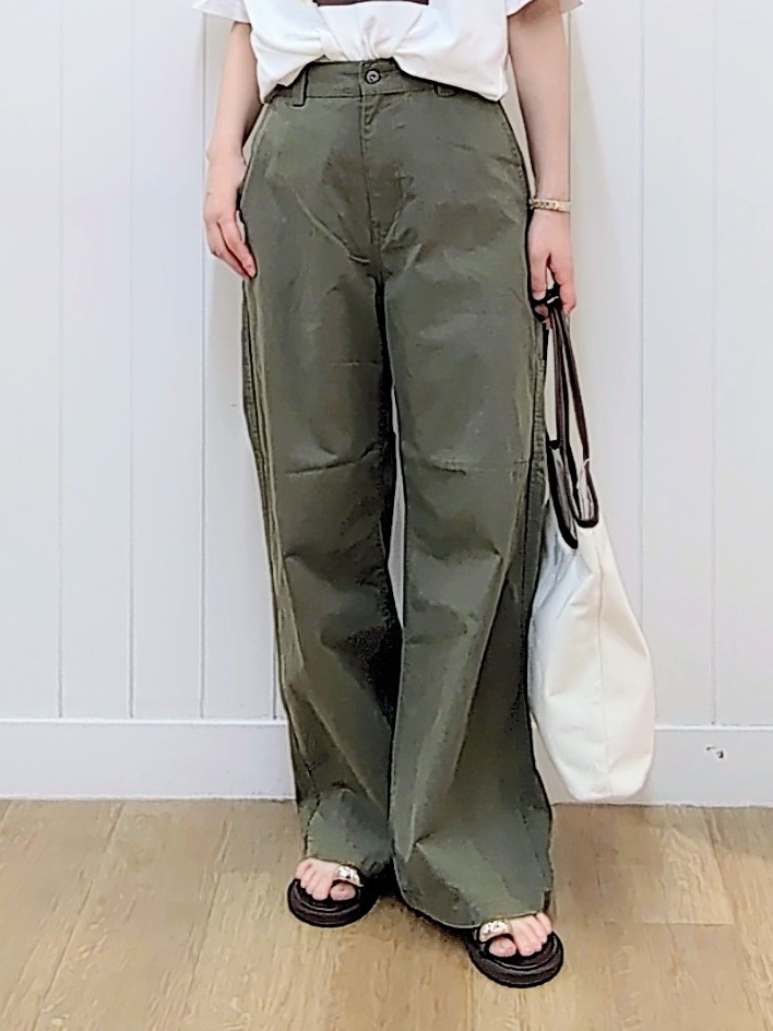 itoさんの「Dessin｜グラフィックデザイン Tシャツ」を使ったコーディネート