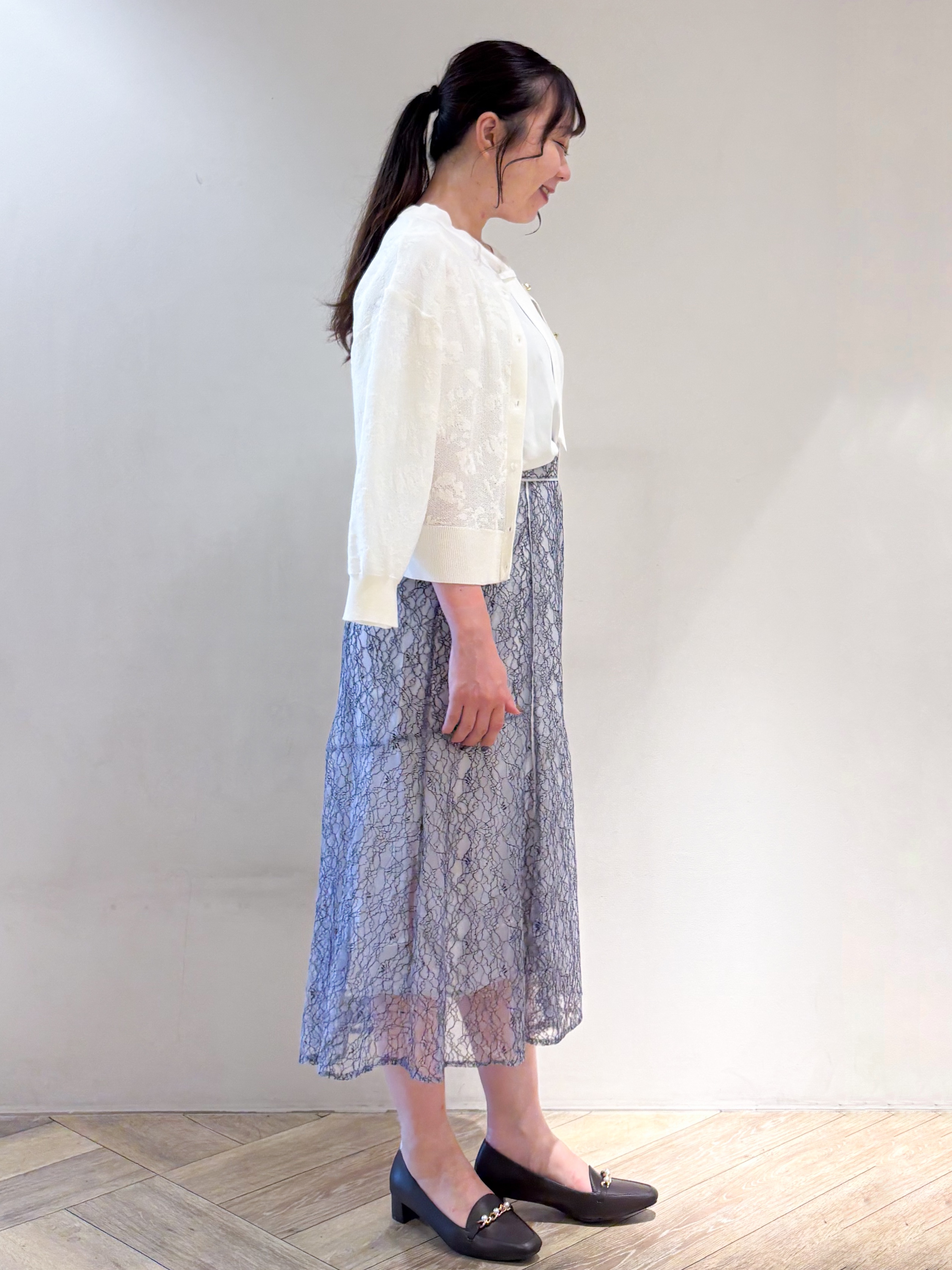 sayaさんの「index｜【８色展開】柄アソートシアーカーディガン《洗濯機OK》」を使ったコーディネート