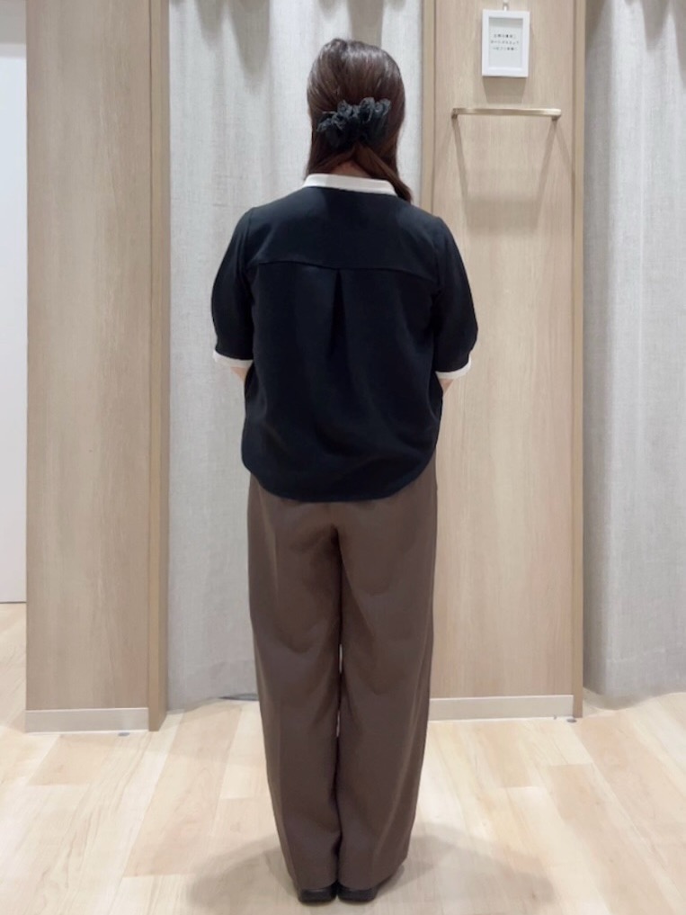 たけちゃんさんの「grove｜【洗濯機OK/シワになりにくい】1枚で華やぐ配色ボウタイブラウス」を使ったコーディネート