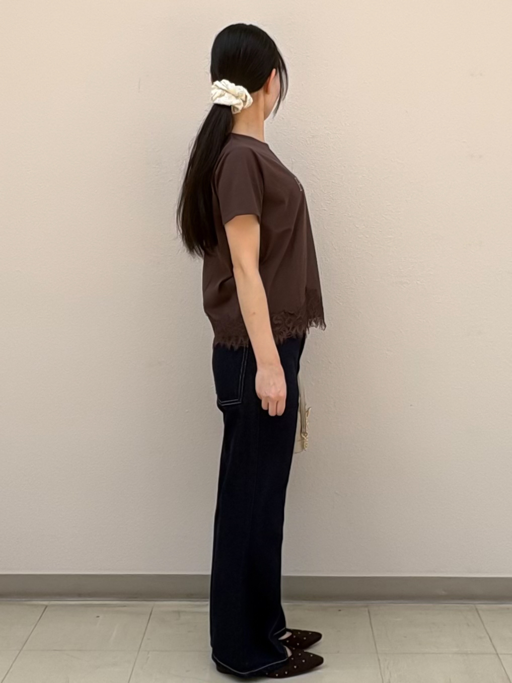 Izuさんの「index｜【接触冷感／UVケア】裾レースロゴTシャツ《洗濯機OK／S-3L》」を使ったコーディネート