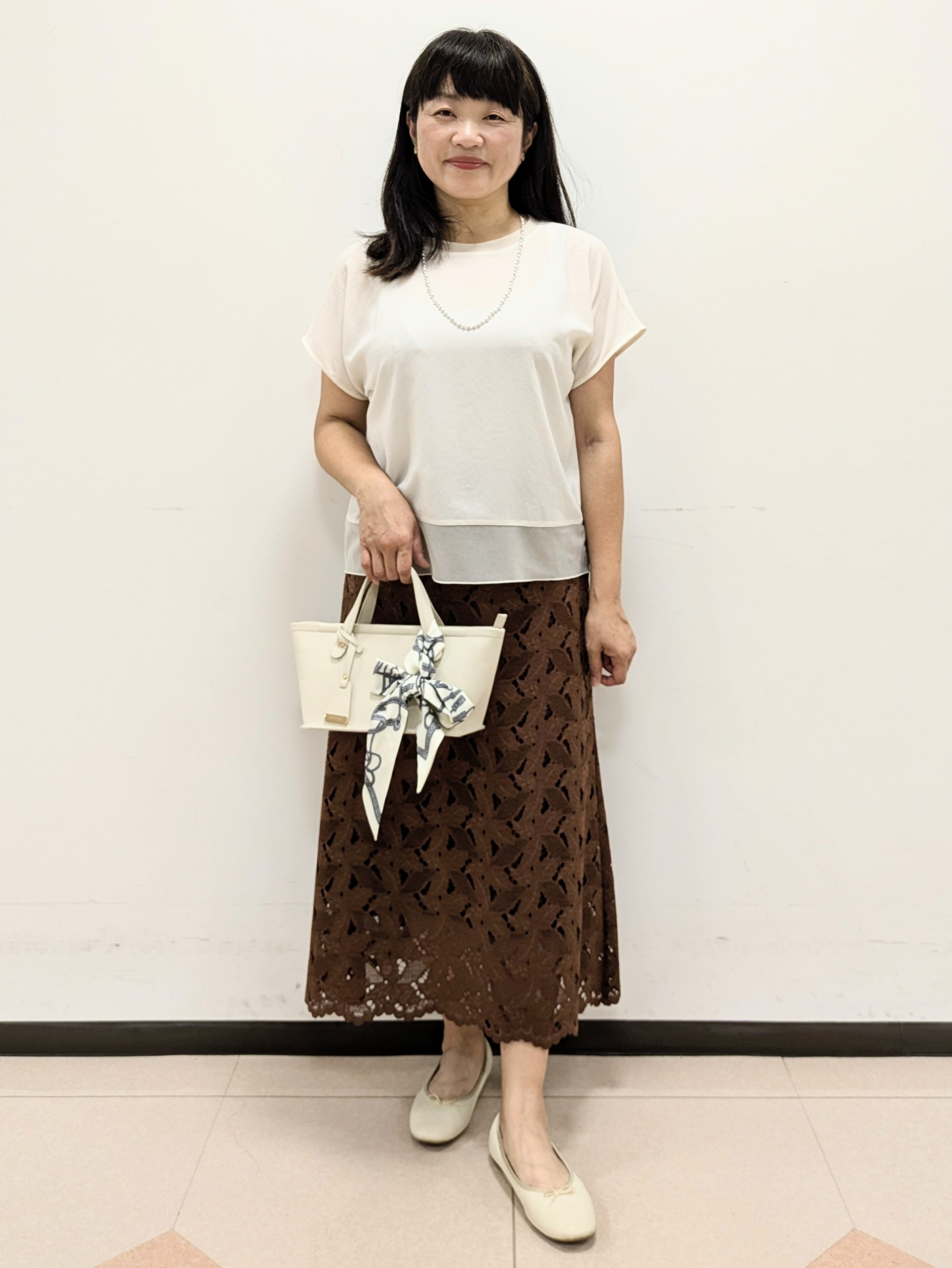 ともさんの「UNTITLED｜【重ね着でおしゃれ見え】裾シアードッキングプルオーバー」を使ったコーディネート