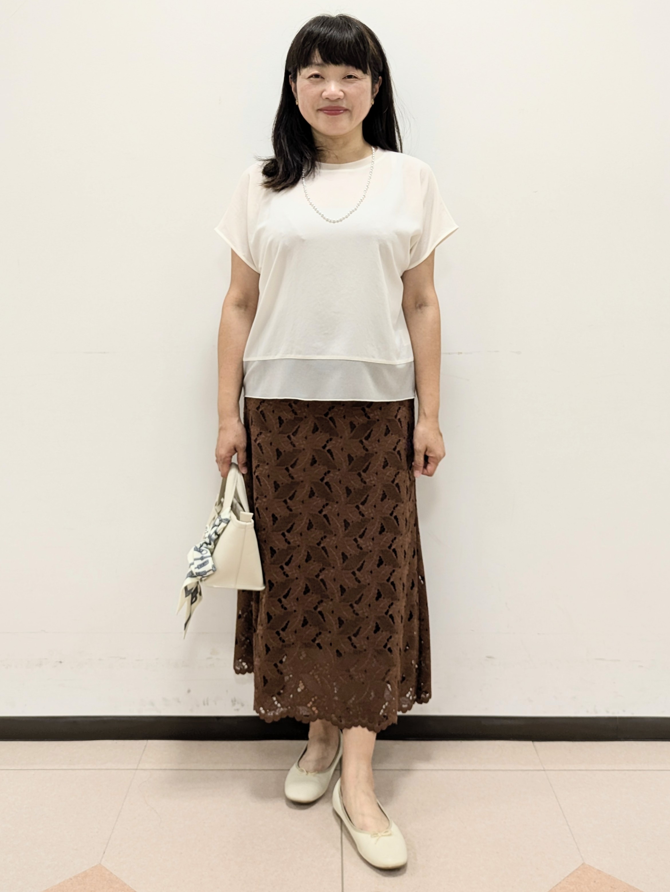 ともさんの「UNTITLED｜【重ね着でおしゃれ見え】裾シアードッキングプルオーバー」を使ったコーディネート