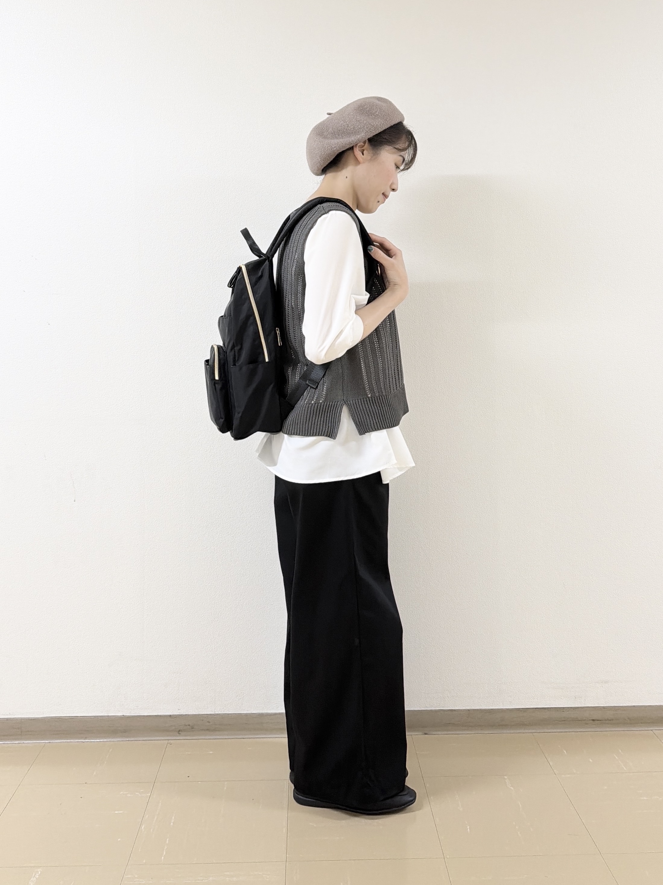 あんづさんの「SHOO･LA･RUE｜【2点セット/洗濯機可/S-LL】透かし編みニットベスト＋5分袖シャツ」を使ったコーディネート