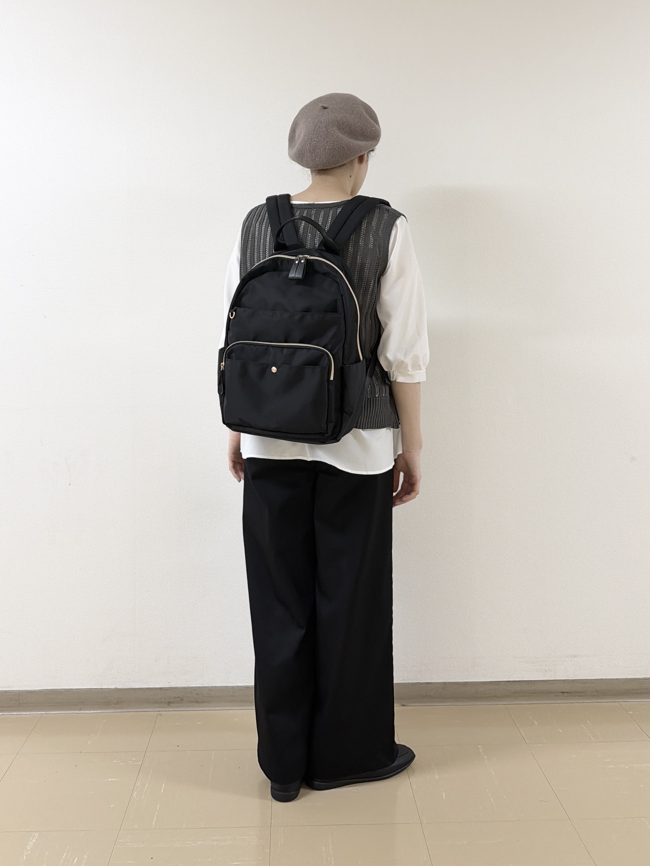 あんづさんの「SHOO･LA･RUE｜【2点セット/洗濯機可/S-LL】透かし編みニットベスト＋5分袖シャツ」を使ったコーディネート