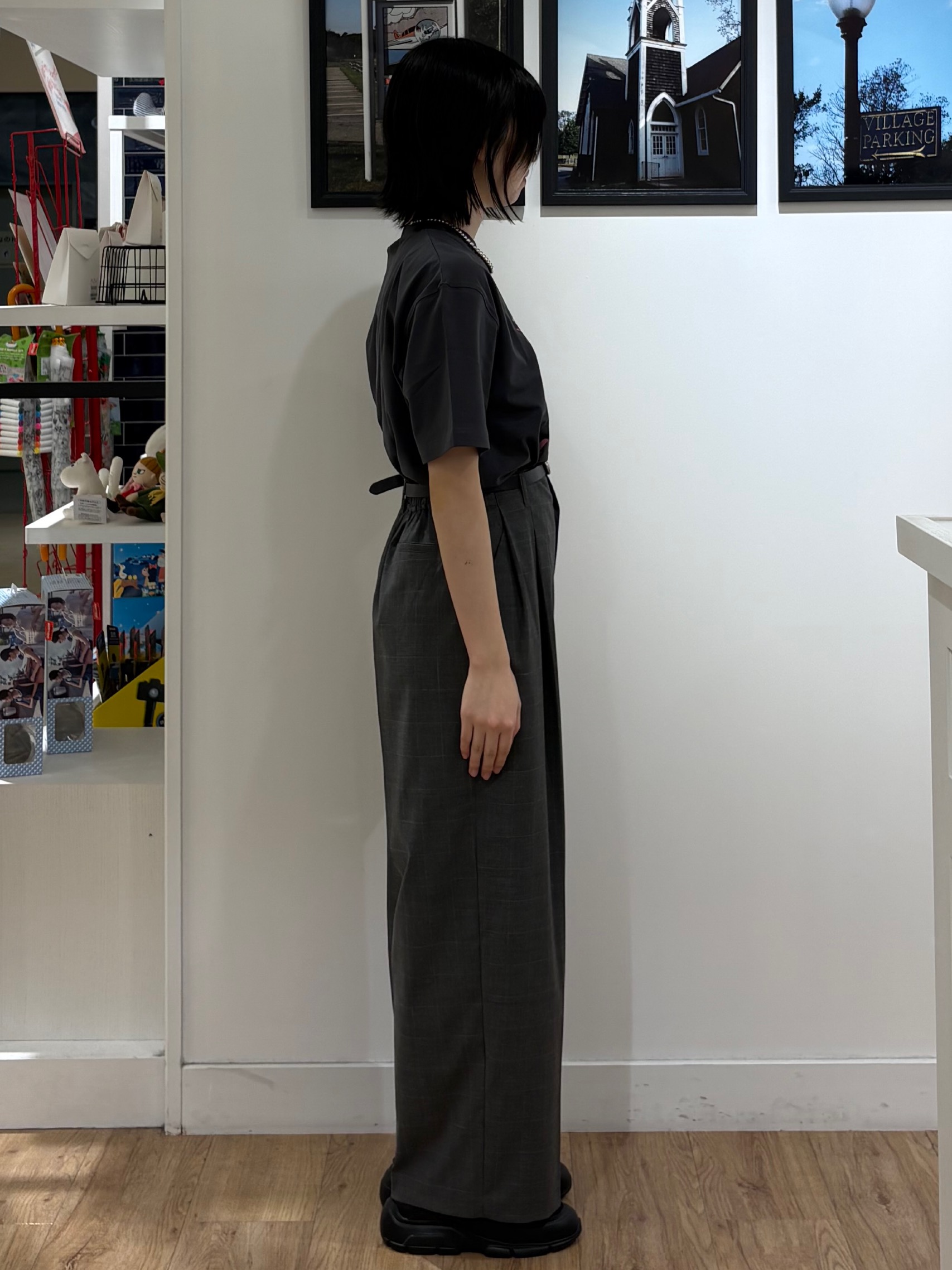 三浦りおんさんの「Dessin｜グラフィックデザイン Tシャツ」を使ったコーディネート