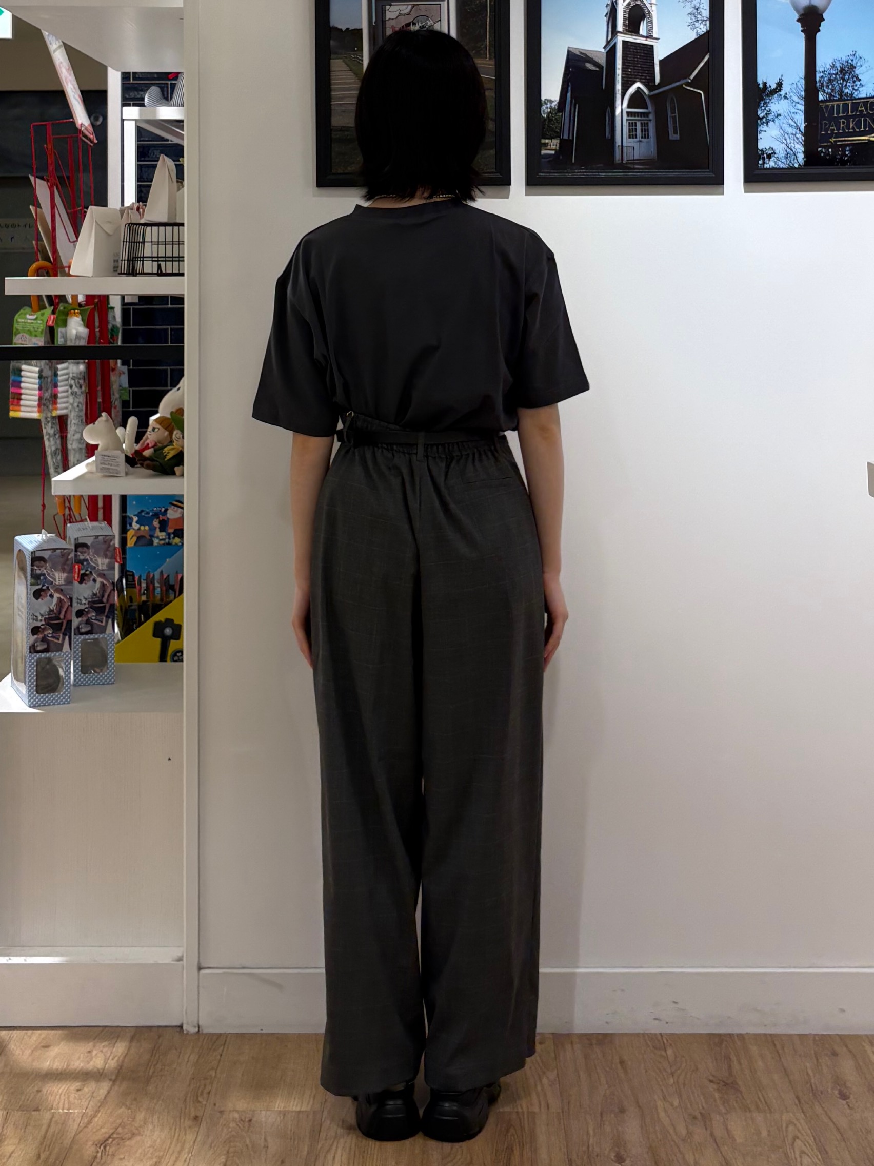 三浦りおんさんの「Dessin｜グラフィックデザイン Tシャツ」を使ったコーディネート