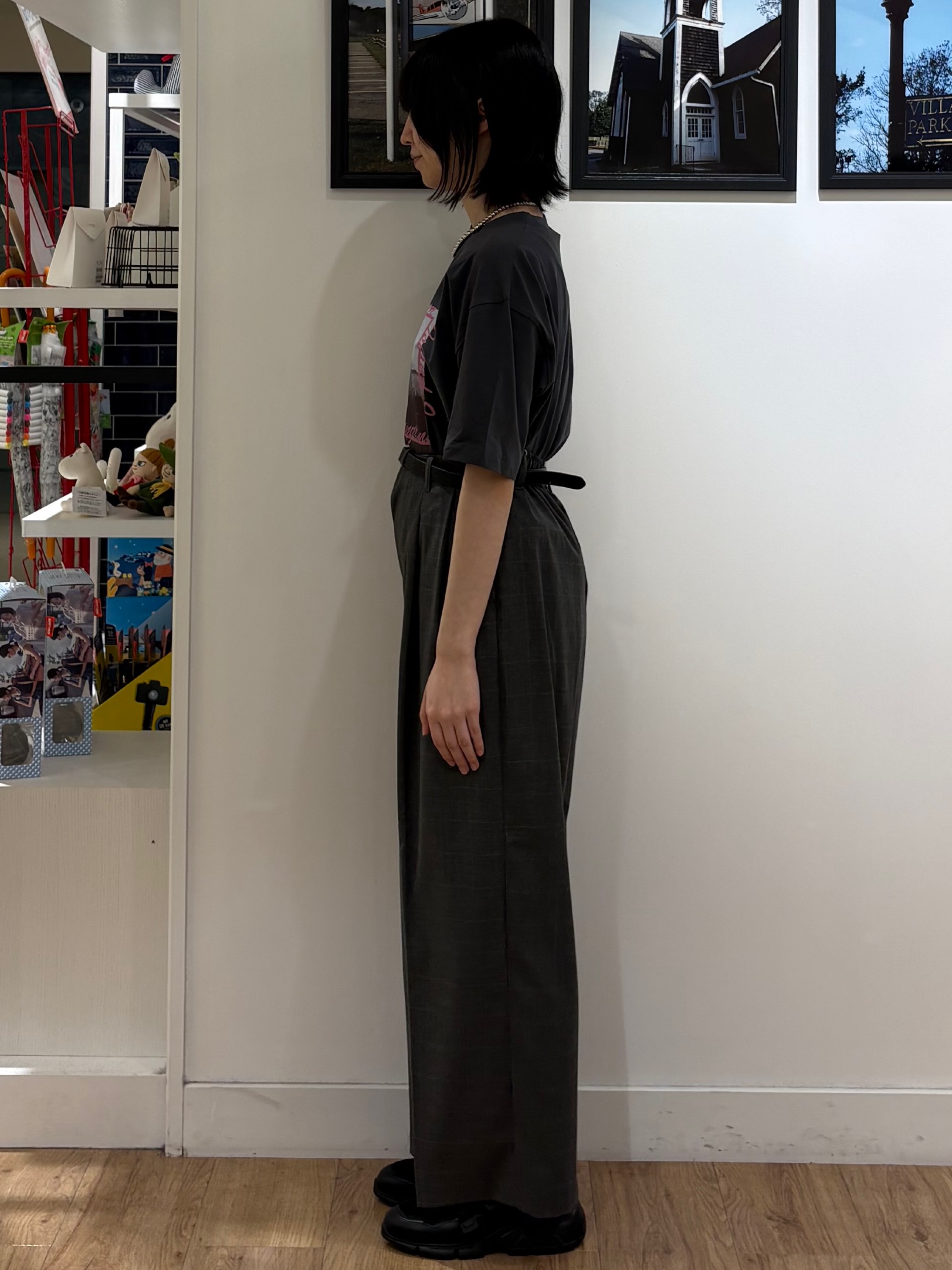 三浦りおんさんの「Dessin｜グラフィックデザイン Tシャツ」を使ったコーディネート