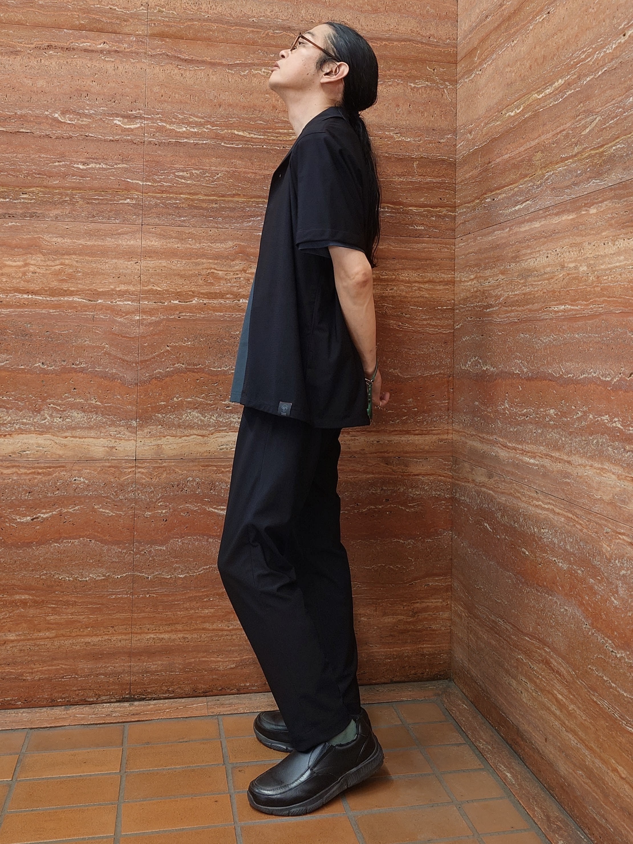 かしげるさんの「TAKEO KIKUCHI｜【汗染み軽減/接触冷感】フェイクレイヤード ワンポイント刺繍Ｔシャツ」を使ったコーディネート