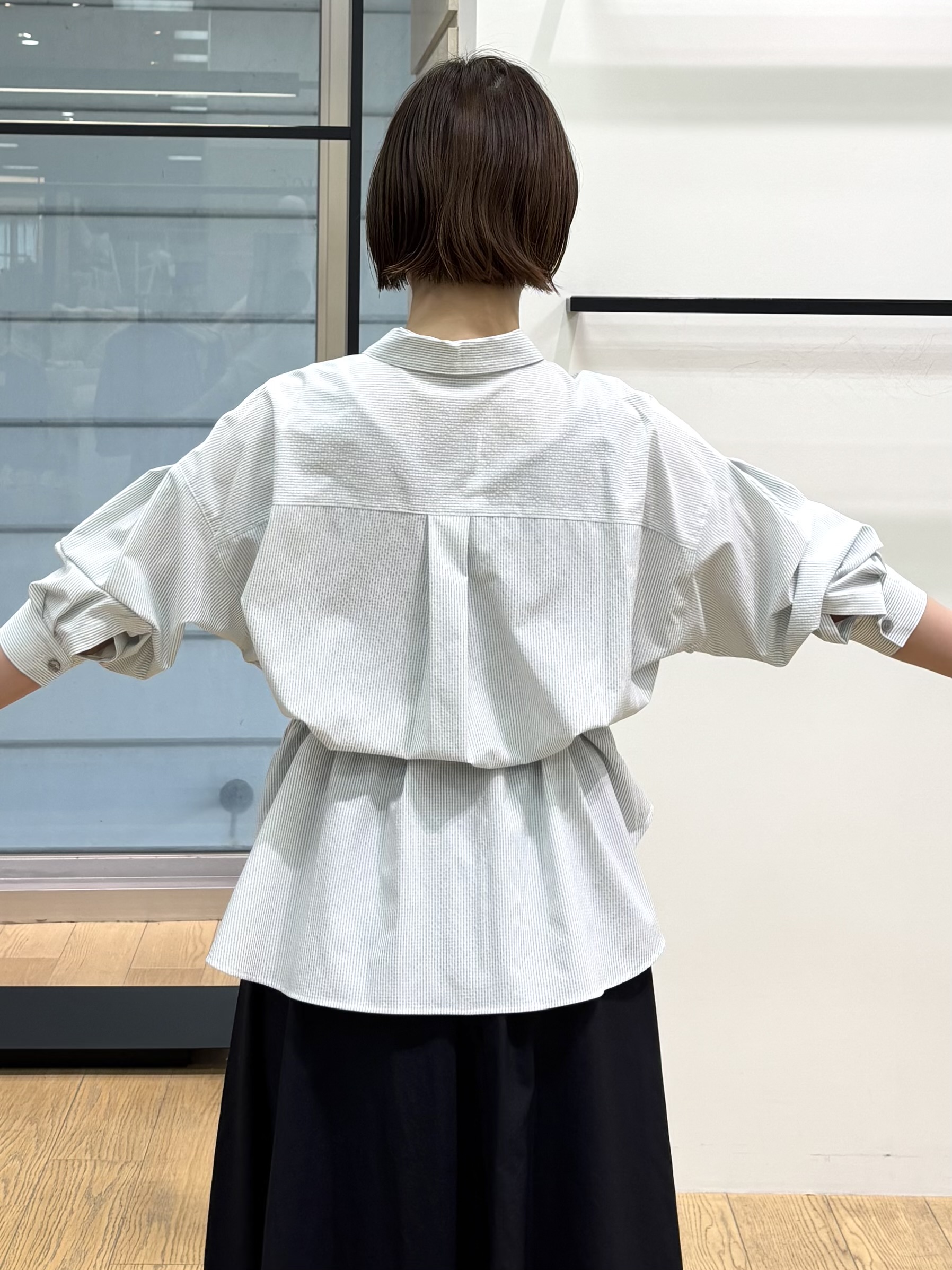 asamiさんの「INDIVI｜【UVケア／接触冷感／ベルト付】サッカー素材シャツ」を使ったコーディネート
