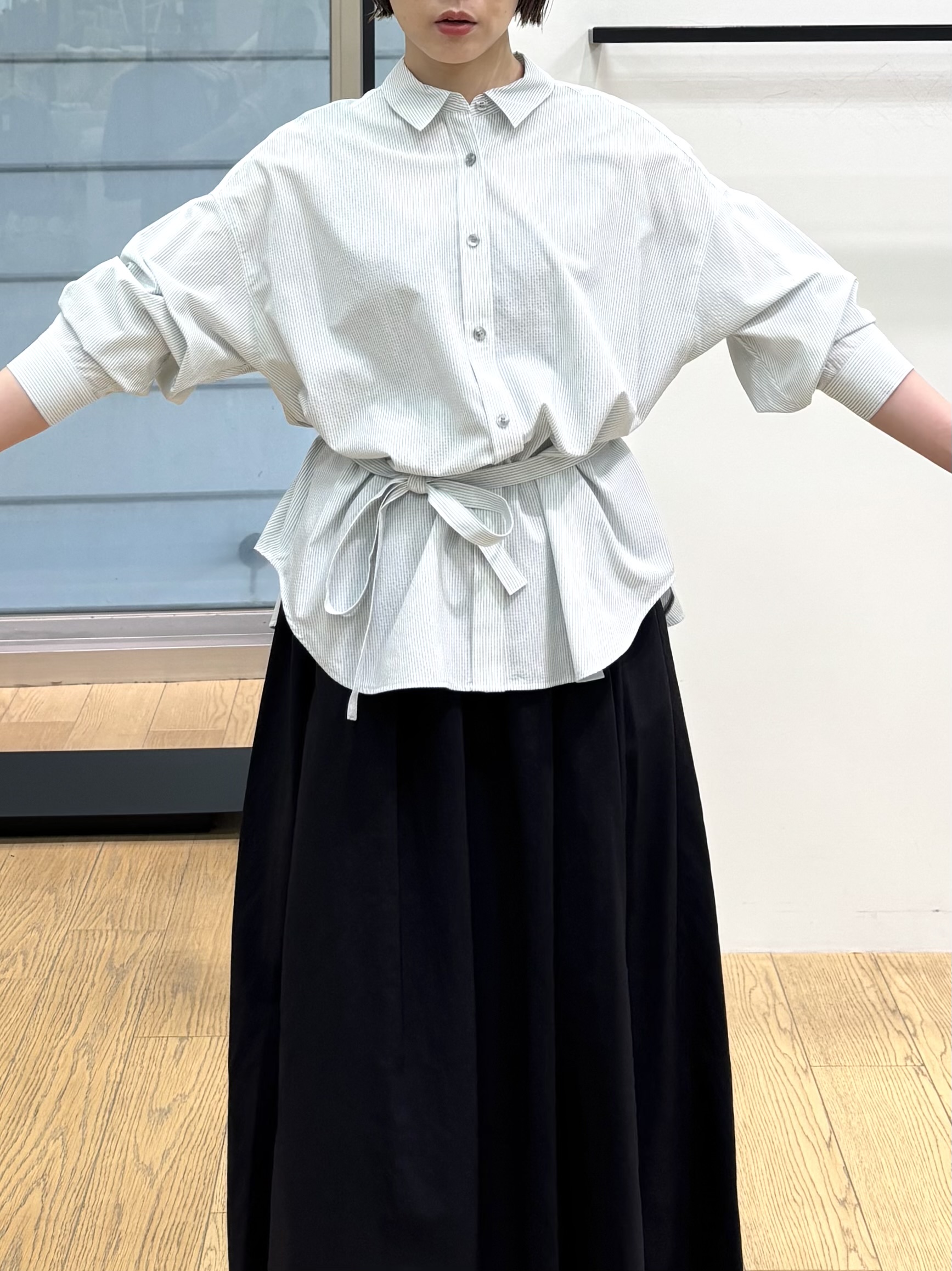 asamiさんの「INDIVI｜【UVケア／接触冷感／ベルト付】サッカー素材シャツ」を使ったコーディネート