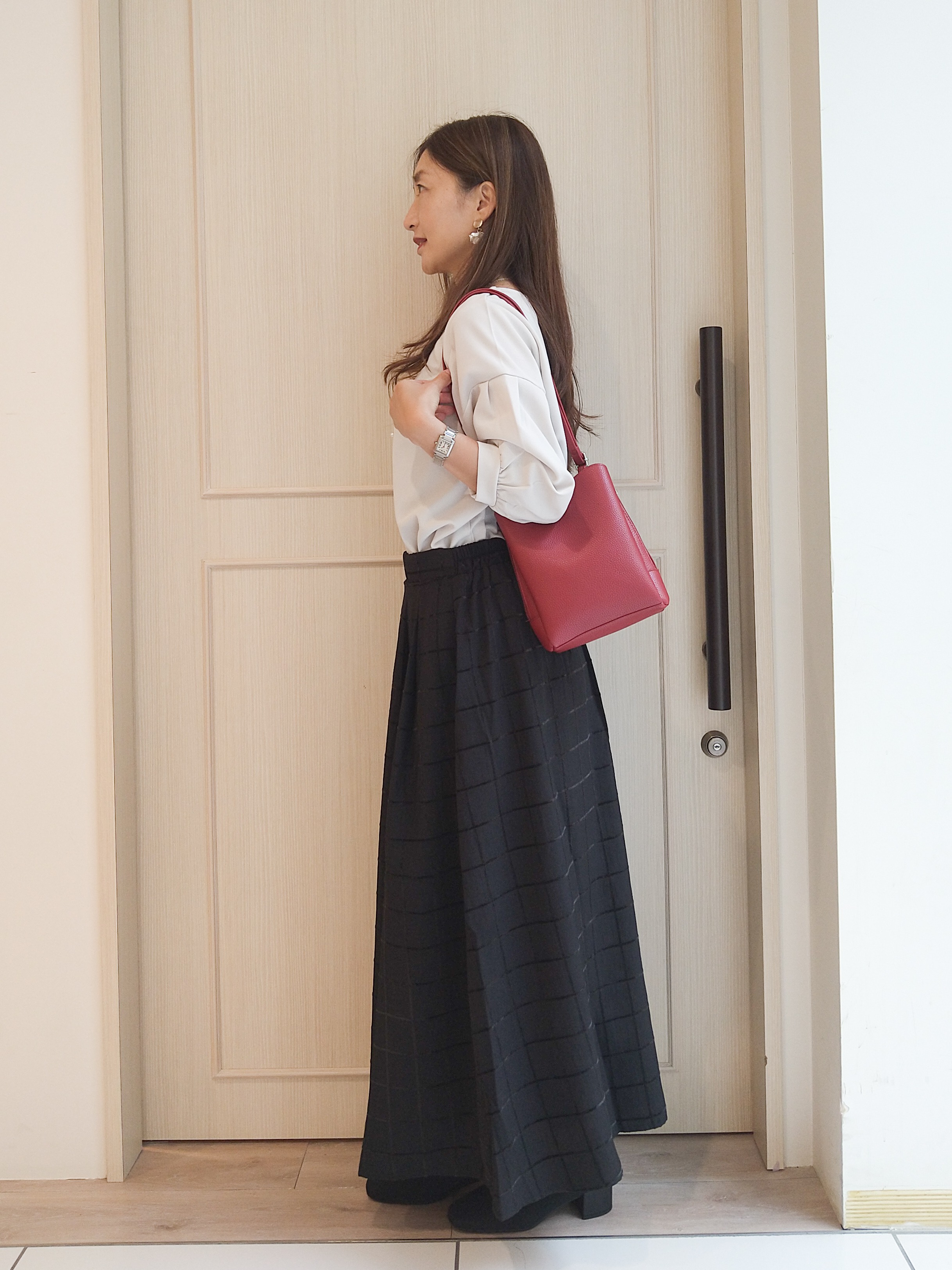 mi-saさんの「SHOO･LA･RUE｜【着丈選べる/2点セット】ネックレス付き やわらか8分袖ブラウス」を使ったコーディネート