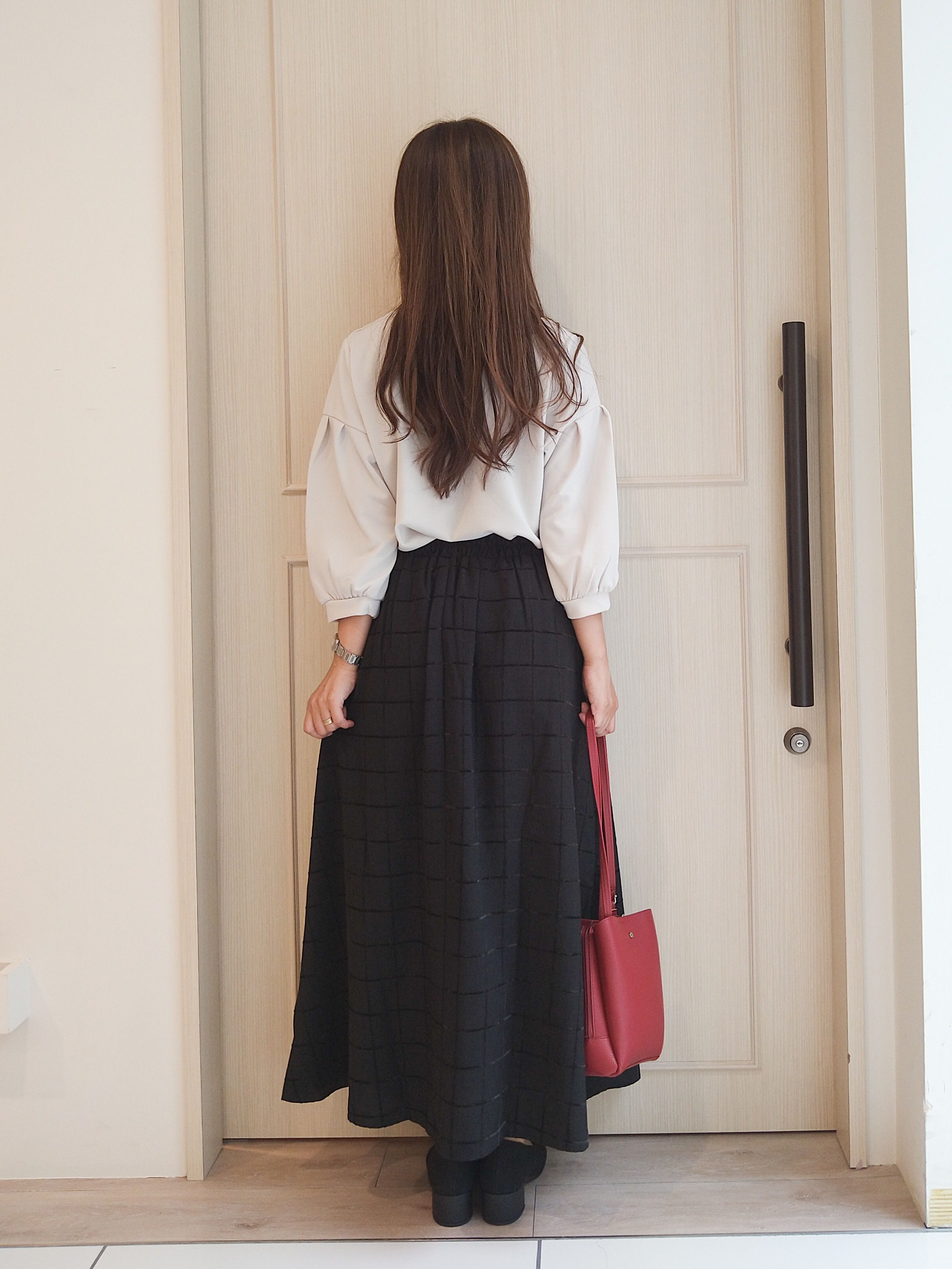 mi-saさんの「SHOO･LA･RUE｜【着丈選べる/2点セット】ネックレス付き やわらか8分袖ブラウス」を使ったコーディネート