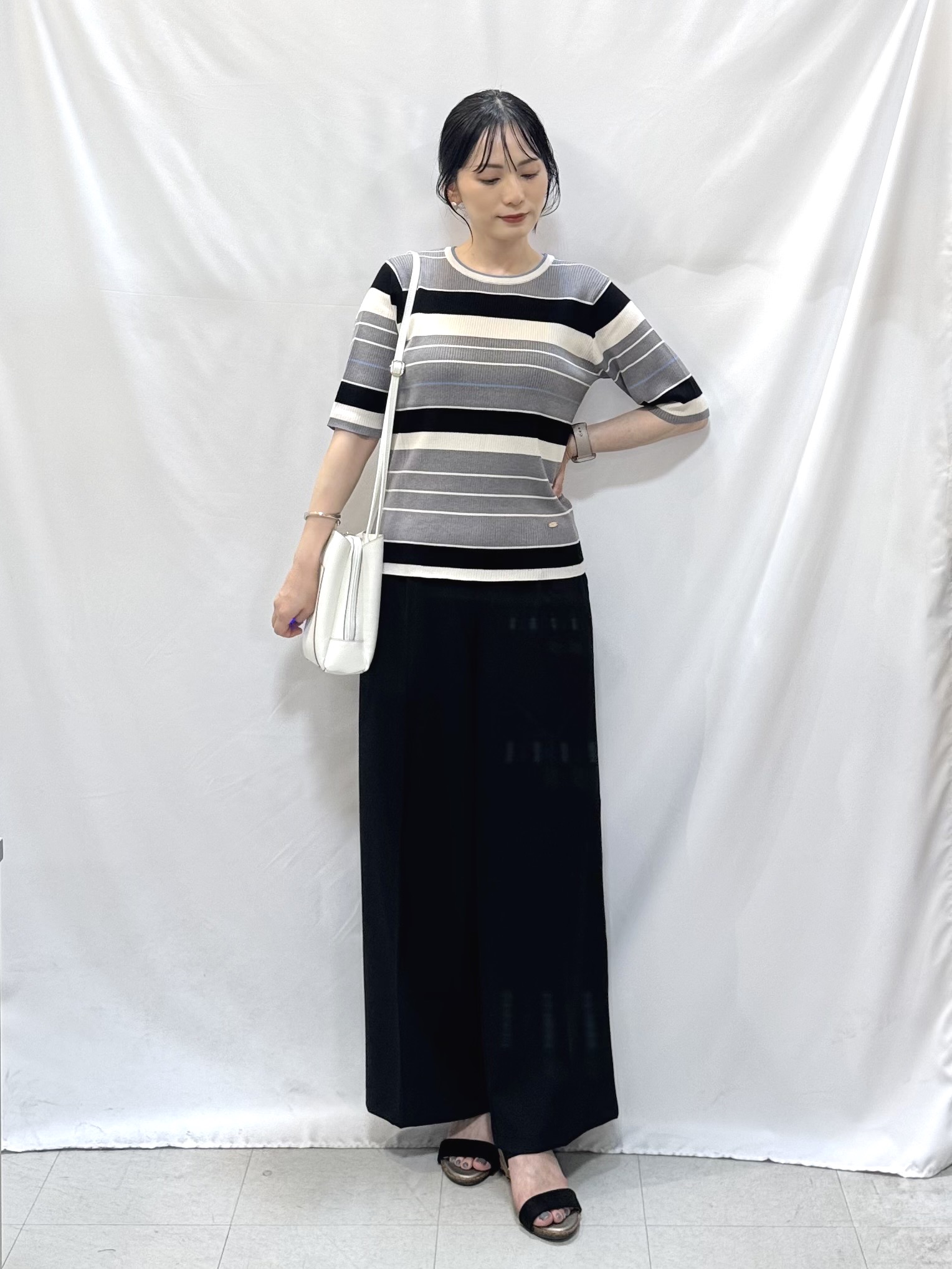 𝐇𝐢𝐫𝐨𝐦𝐢さんの「SHOO･LA･RUE｜【S-LL】オンオフ着られる マルチボーダーリブニット」を使ったコーディネート