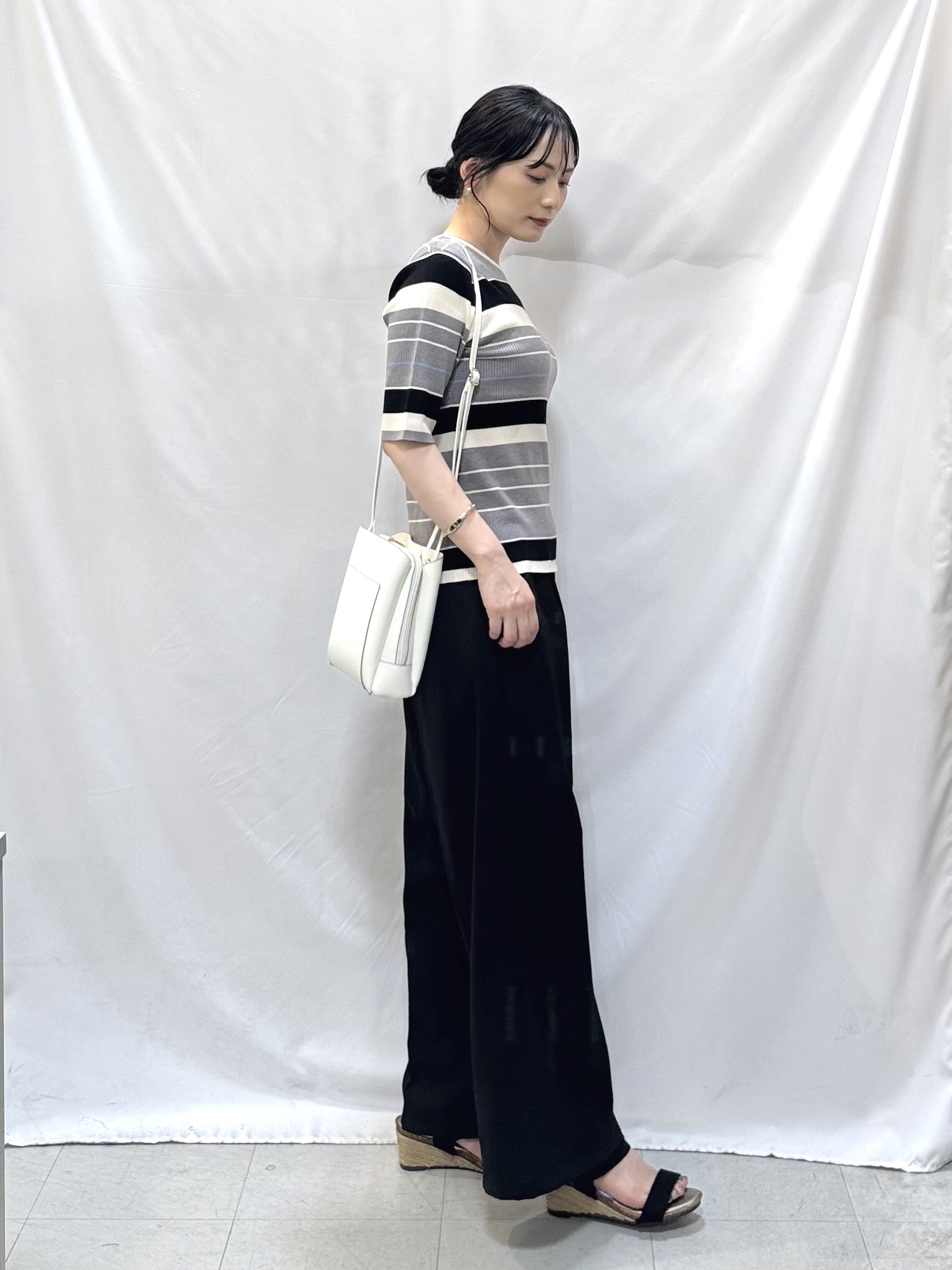 𝐇𝐢𝐫𝐨𝐦𝐢さんの「SHOO･LA･RUE｜【S-LL】オンオフ着られる マルチボーダーリブニット」を使ったコーディネート