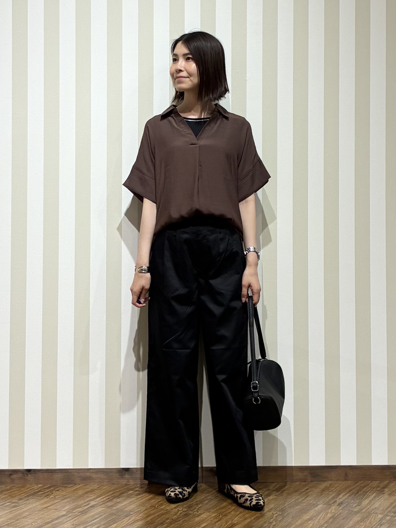 SAOさんの「SHOO･LA･RUE｜【2点セット/S-LL/洗濯機可】時短でコーデ決まる スラブスキッパーシャツ＋タンクトップ」を使ったコーディネート