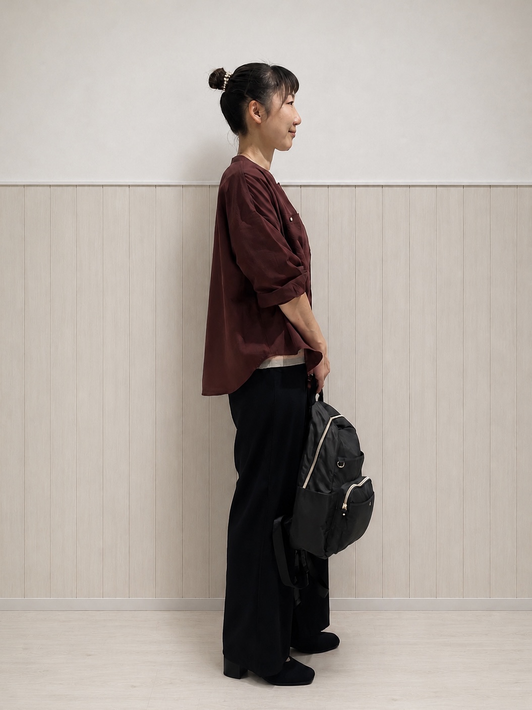 まつみさんの「SHOO･LA･RUE｜【洗濯後しわになりにくい/S-LL】キーネック金ボタンポケットシャツ」を使ったコーディネート