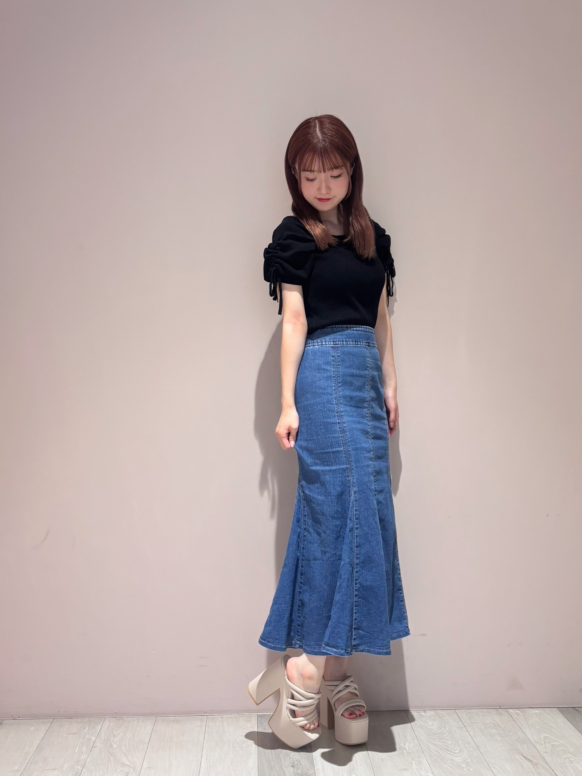 金田 千咲さんの「ESPERANZA｜【アゲ盛り/約14㎝】アゲ盛りチューブミュール」を使ったコーディネート