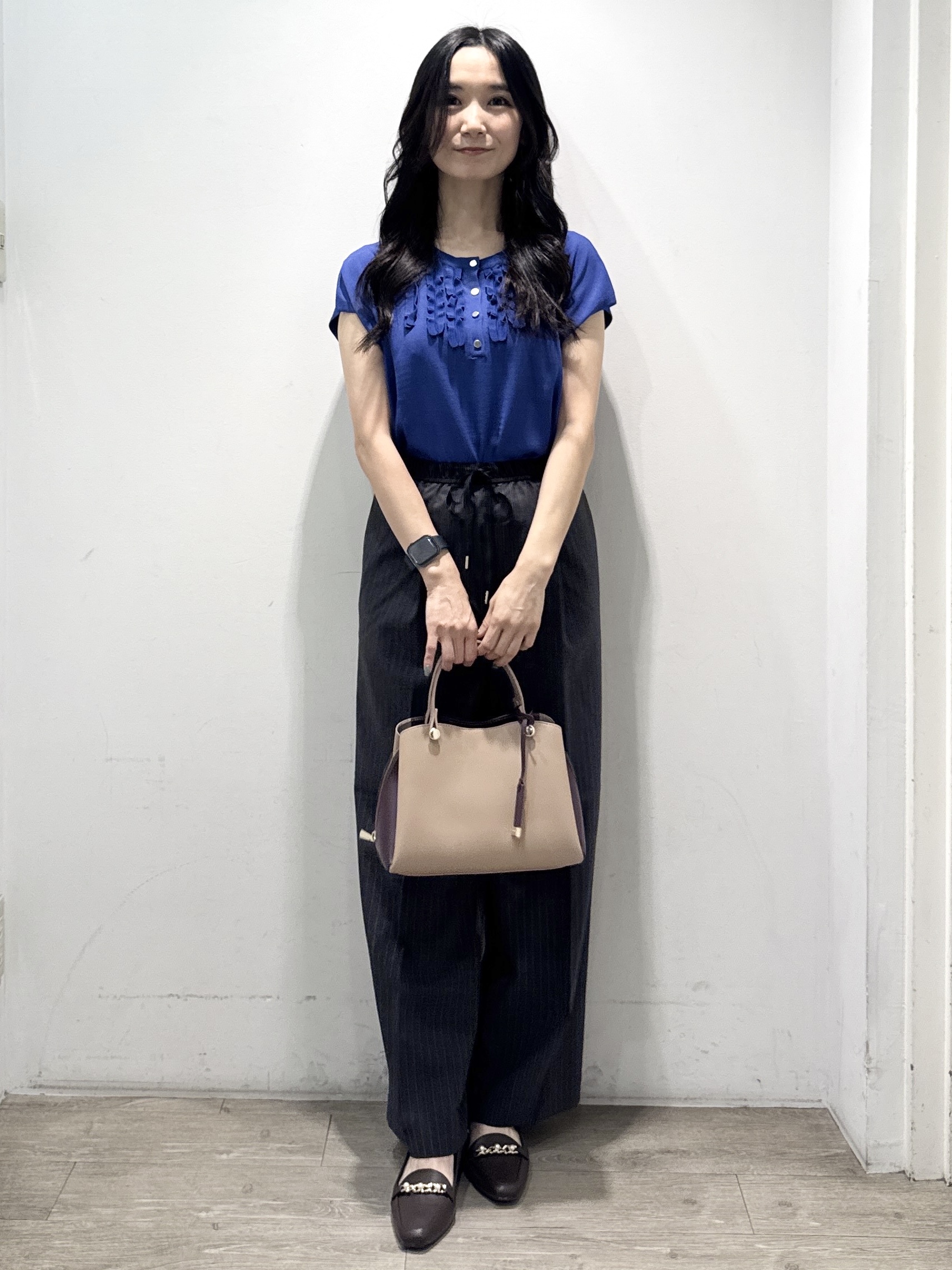 yuicciさんの「OPAQUE.CLIP｜【接触冷感／UV】フリルフレンチスリーブニット《洗濯機OK》」を使ったコーディネート