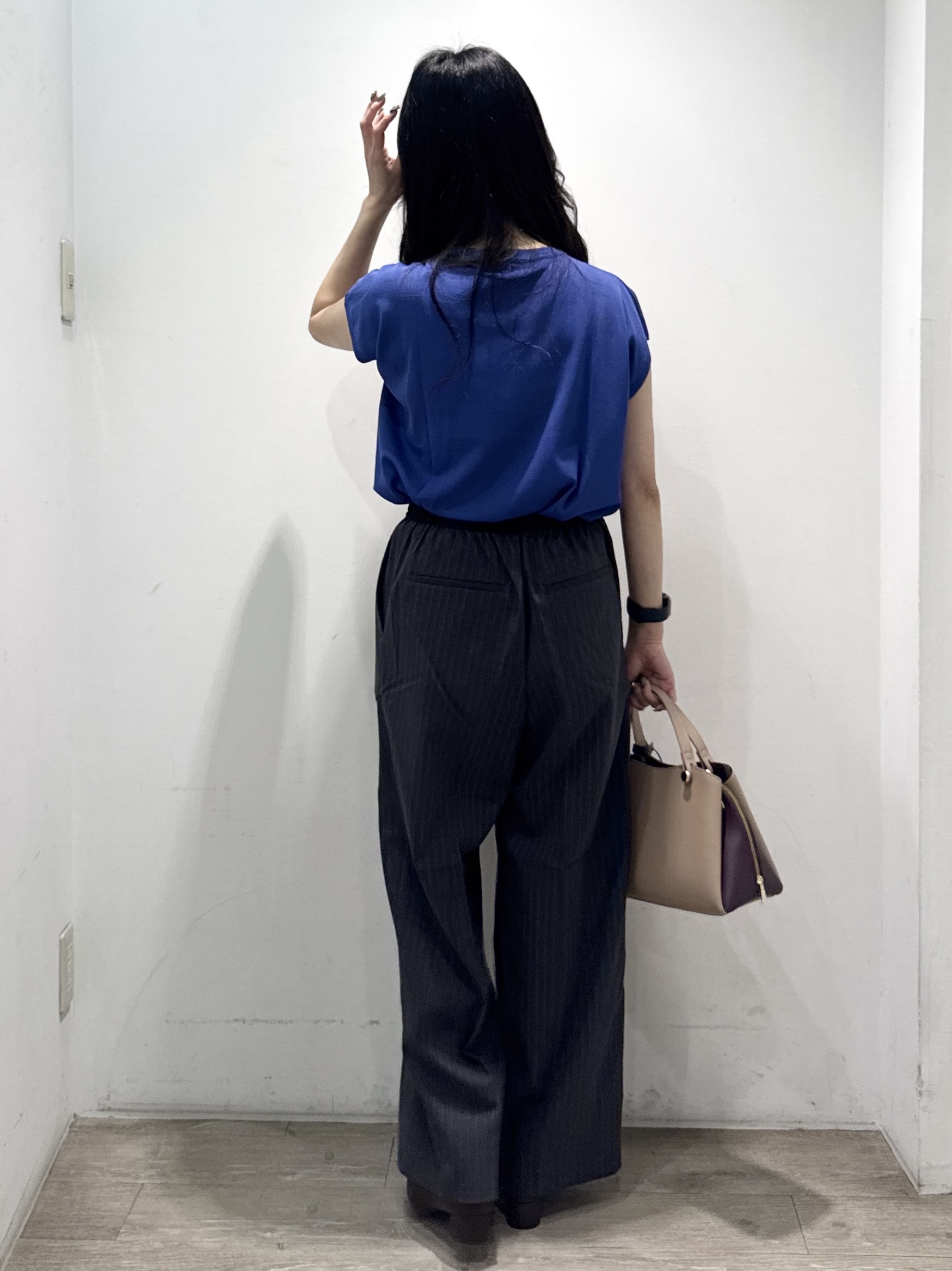 yuicciさんの「OPAQUE.CLIP｜【接触冷感／UV】フリルフレンチスリーブニット《洗濯機OK》」を使ったコーディネート